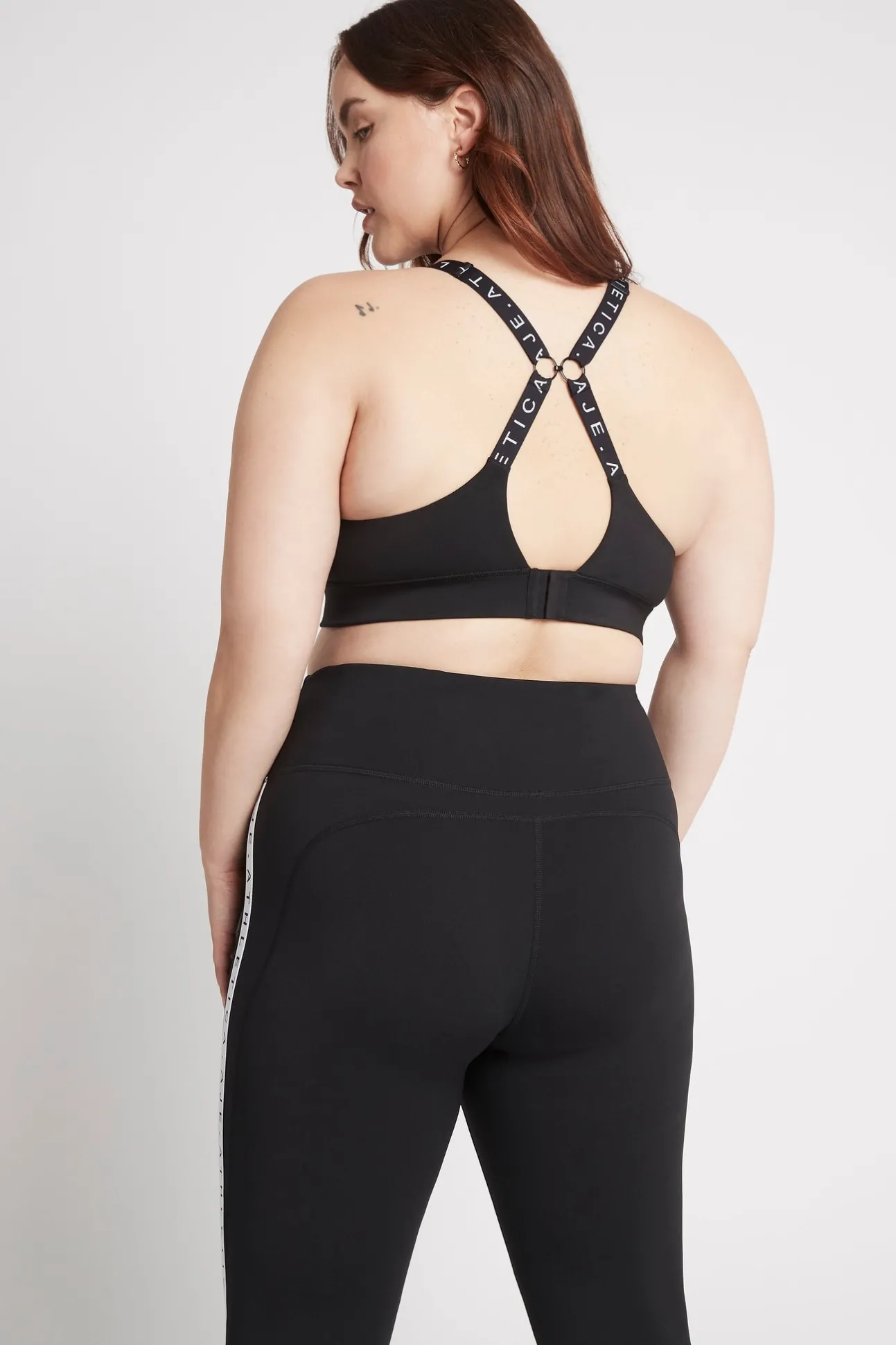 adjustable_strap_logo_tap_13.webp Adjustable Strap Logo Tape Sports Bra 321