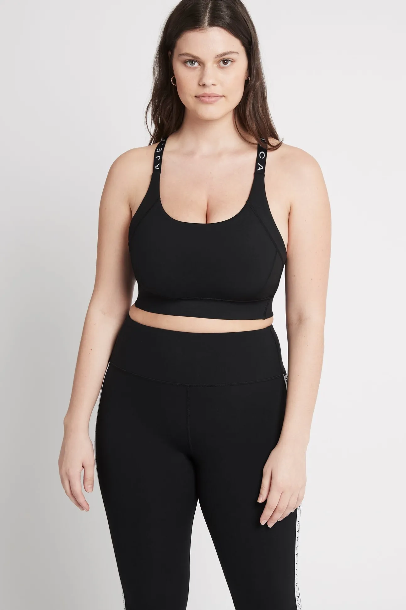 adjustable_strap_logo_tap_6-1.webp Adjustable Strap Logo Tape Sports Bra 321