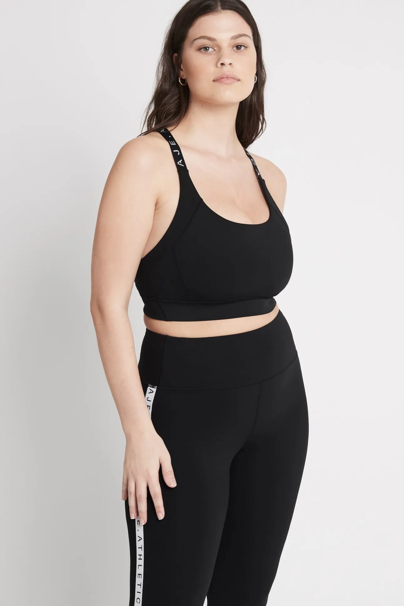 adjustable_strap_logo_tap_7-1.webp Adjustable Strap Logo Tape Sports Bra 321
