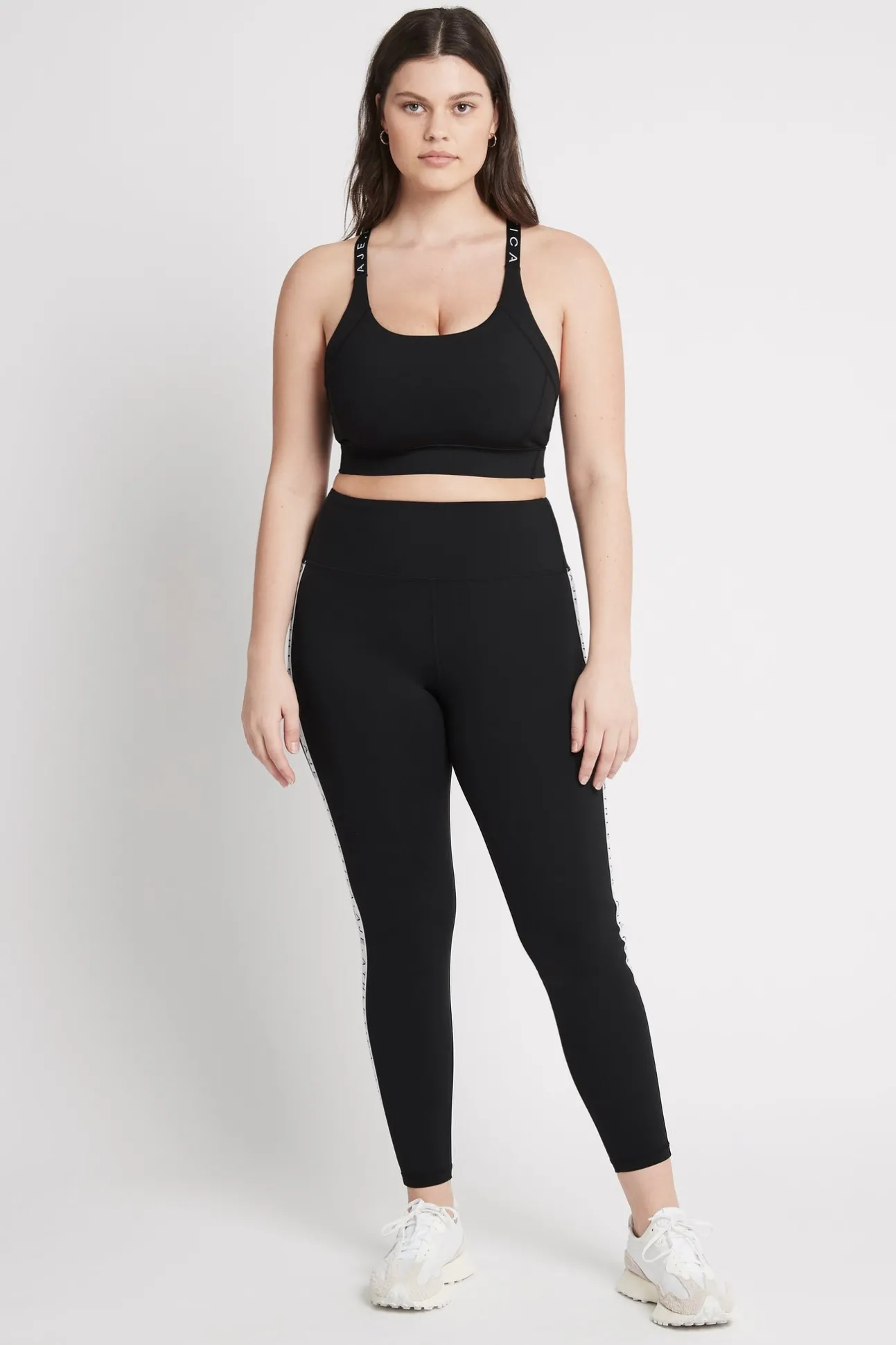 adjustable_strap_logo_tap_9-1.webp Adjustable Strap Logo Tape Sports Bra 321