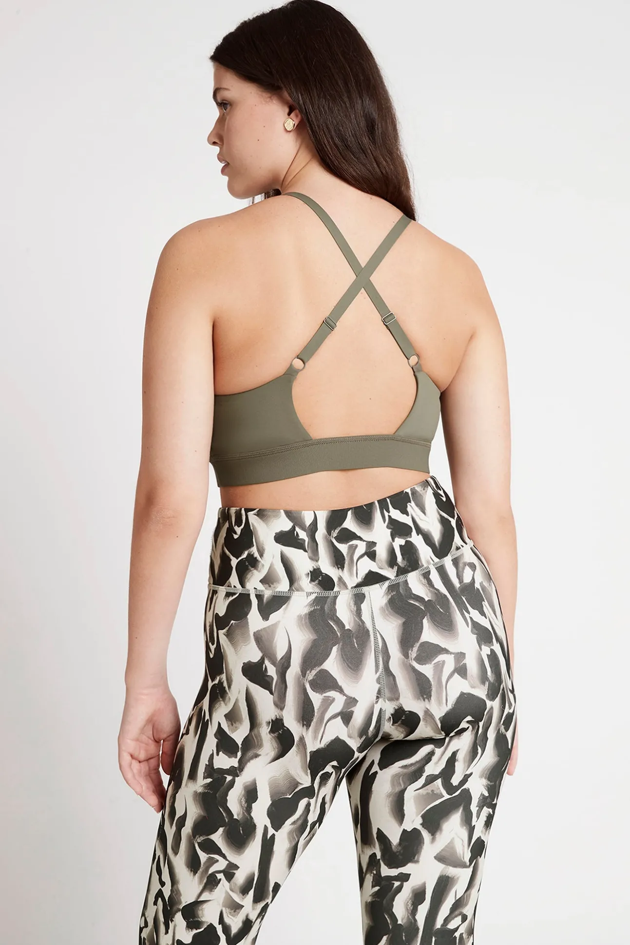 adjustable_strap_ribbed_c_9.webp Adjustable Strap Ribbed Cross Back Sports Bra 322