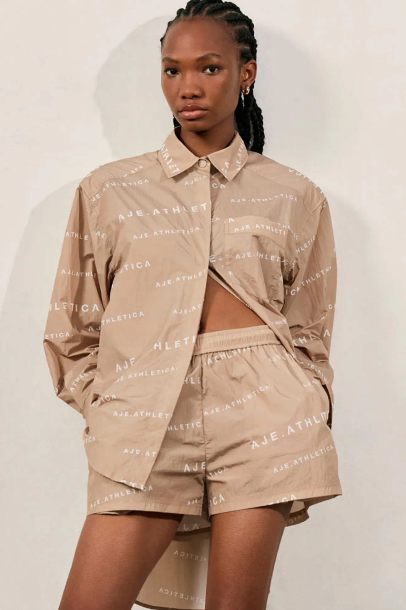 all_over_logo_spray_shirt_0.webp All Over Logo Spray Shirt 406