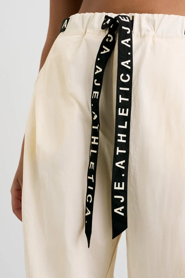 Belted Windbreak Pant 502