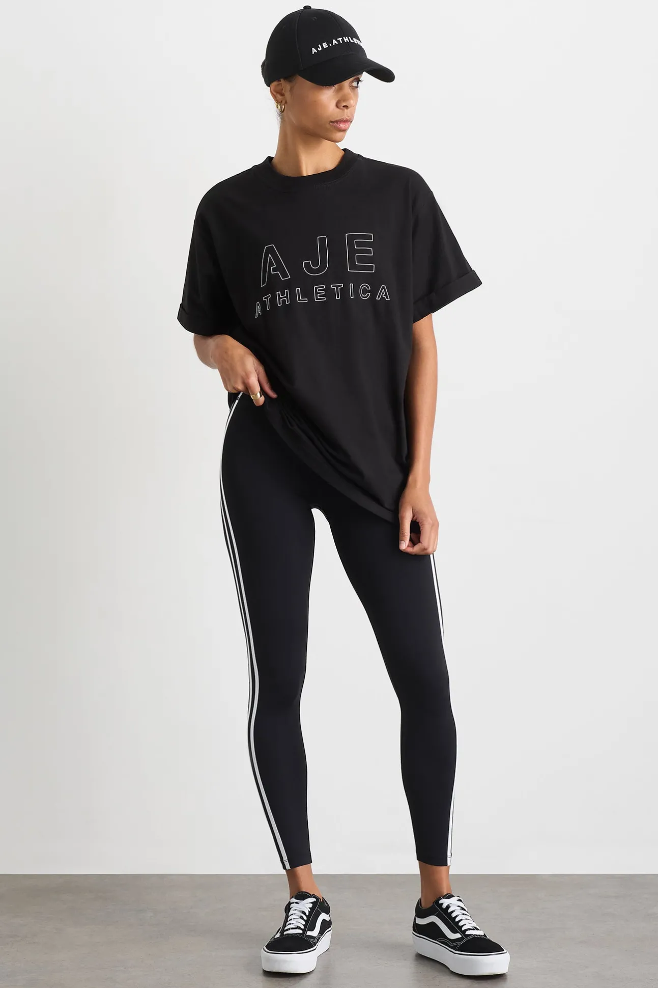 block_logo_boyfriend_tee__2.webp Block Logo Boyfriend Tee 102