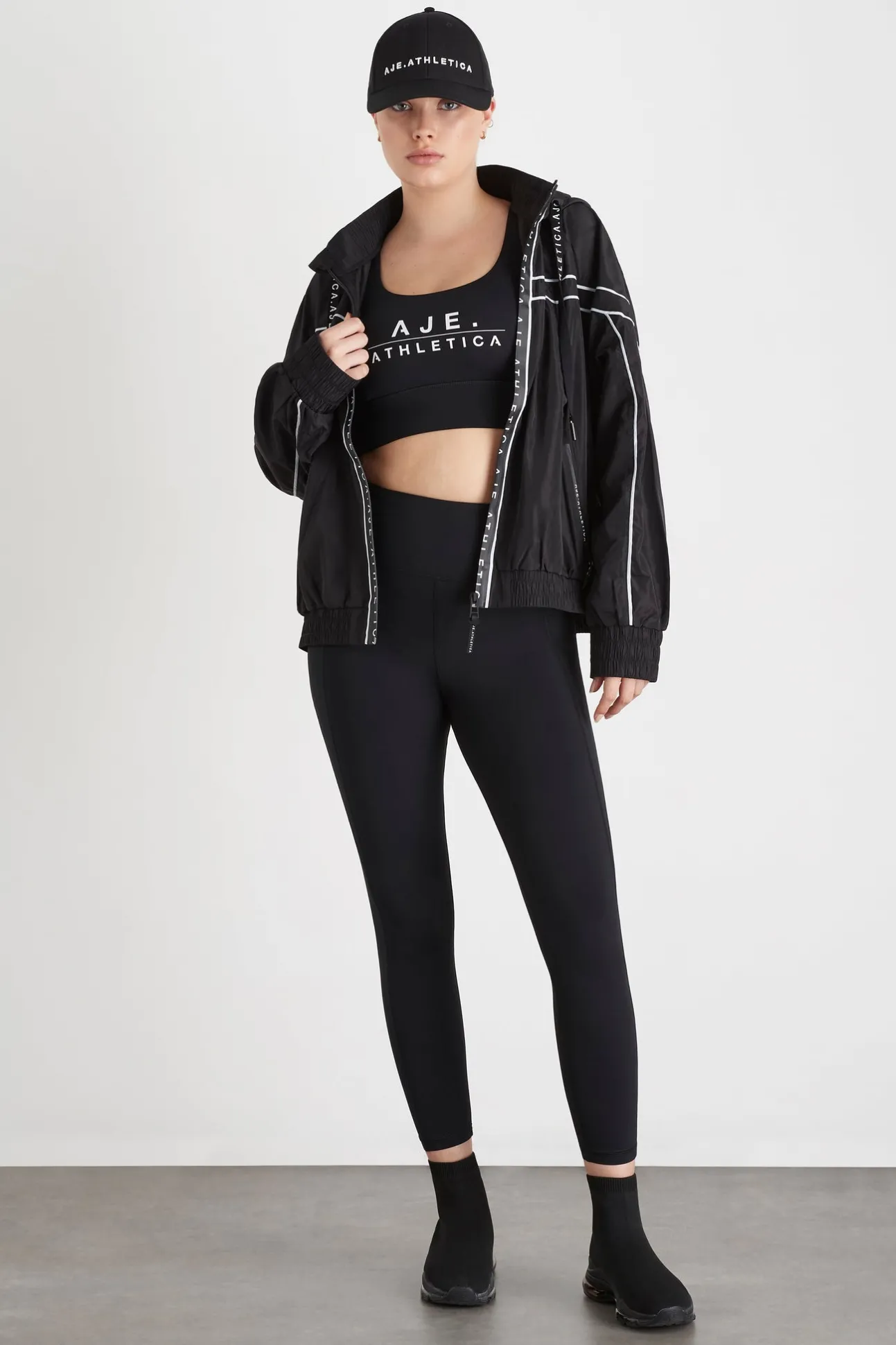 classic_logo_sports_bra__11.webp Classic Logo Sports Bra 303