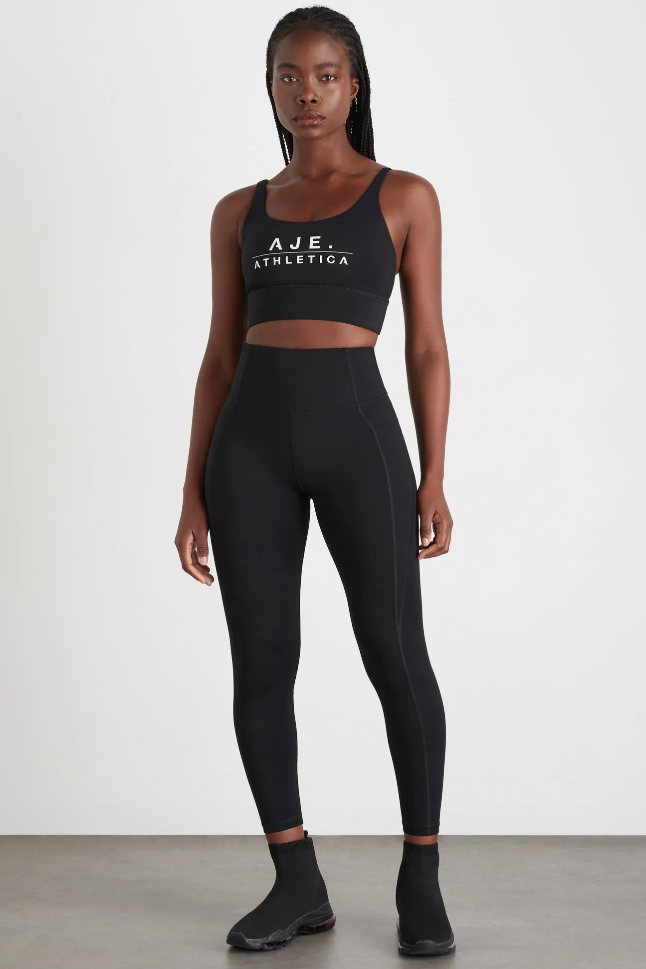 classic_logo_sports_bra__2.webp Classic Logo Sports Bra 303