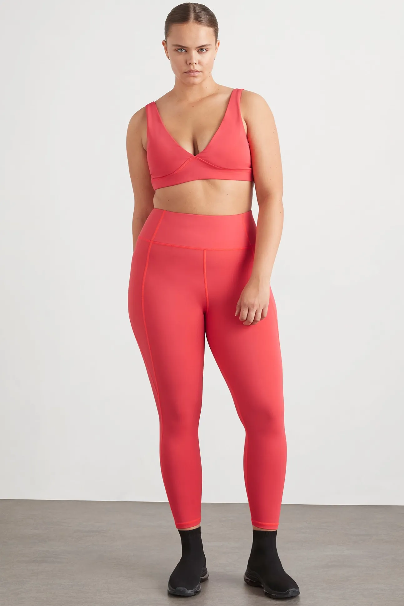 contour_plunge_sports_bra_12.webp Contour Plunge Sports Bra 342