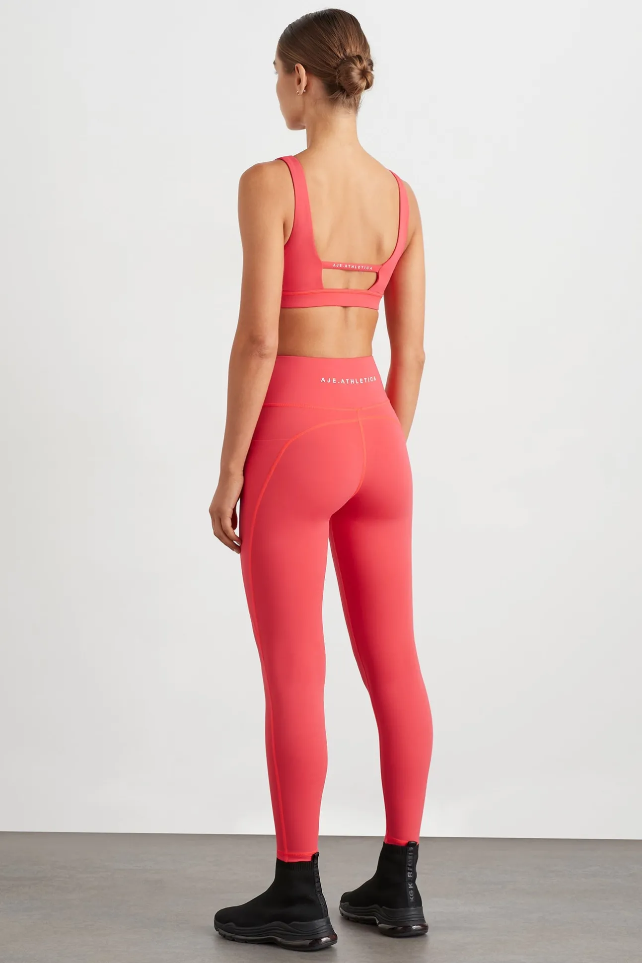 contour_plunge_sports_bra_4.webp Contour Plunge Sports Bra 342