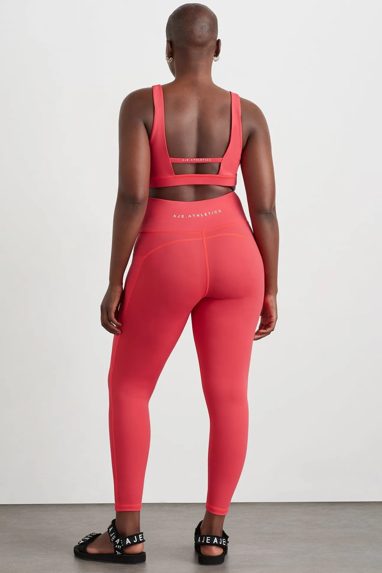 contour_plunge_sports_bra_9.webp Contour Plunge Sports Bra 342