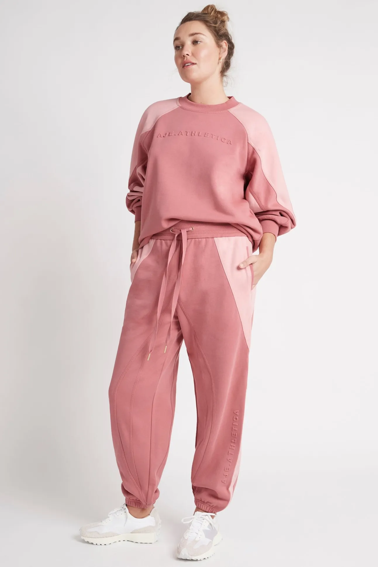 contrast_all_rounder_trac_8.webp Contrast All Rounder Trackpants 506