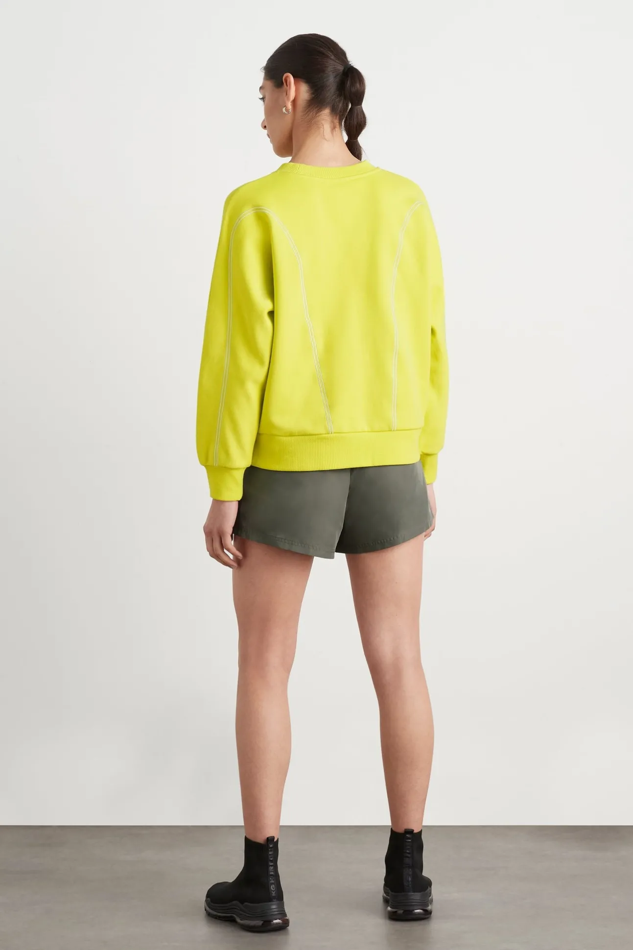 contrast_stitch_crew_jump_4.webp Contrast Stitch Crew Jumper 419