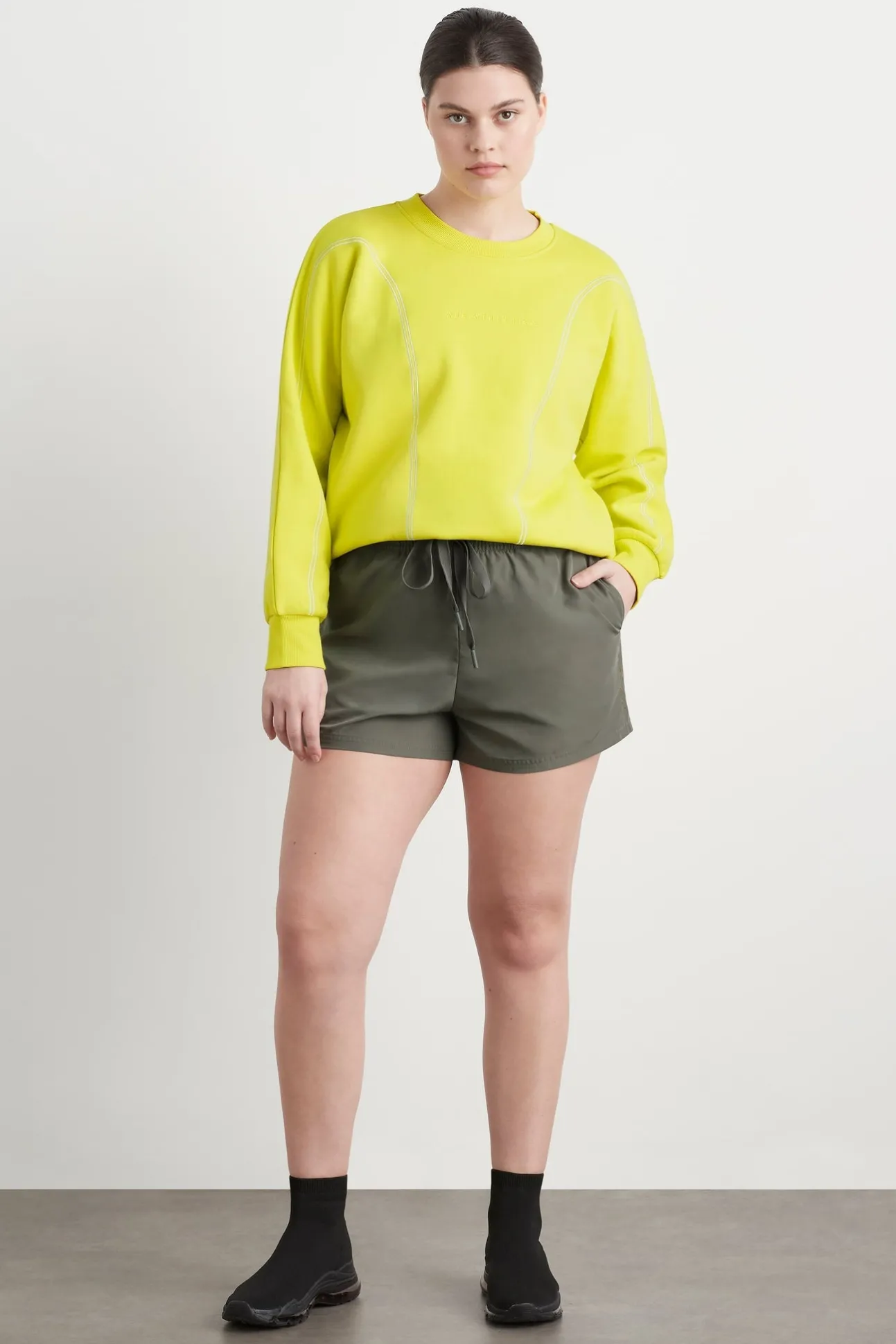 contrast_stitch_crew_jump_6.webp Contrast Stitch Crew Jumper 419
