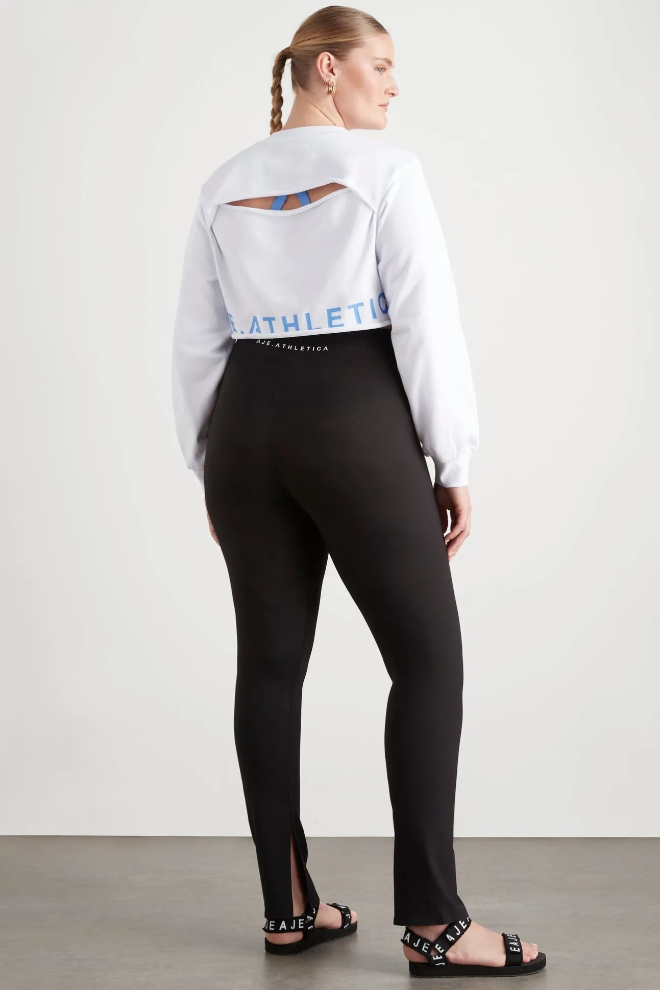 crop_cut_out_crew_jumper__13.webp Crop Cut Out Crew Jumper 416
