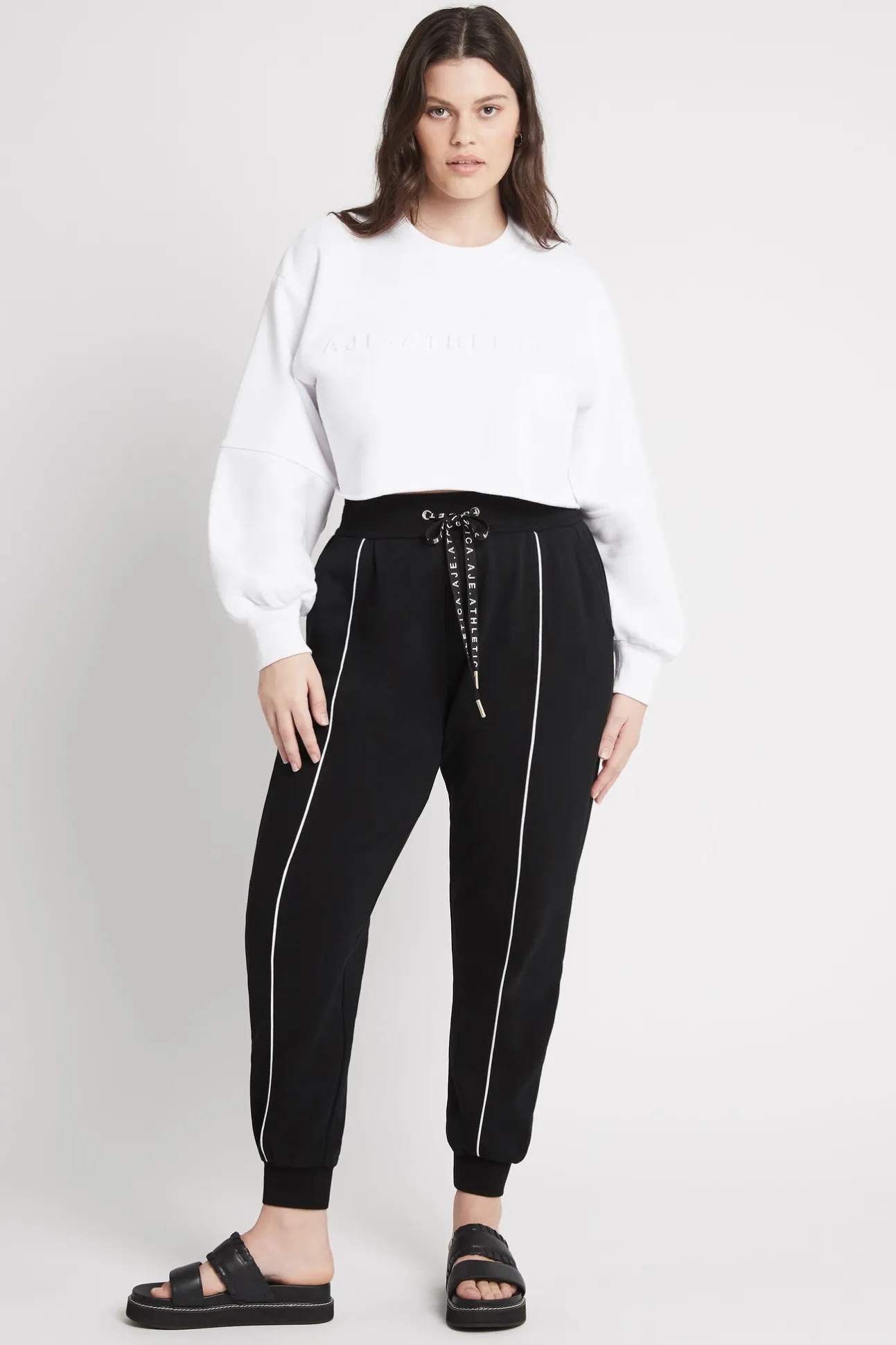 cropped_embossed_logo_cre_9.webp Cropped Embossed Logo Crew Jumper 413