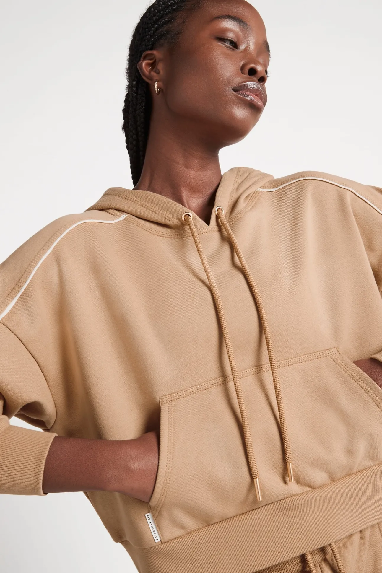 cropped_essential_contras_2-1.webp Cropped Essential Contrast Piping Hoodie 405