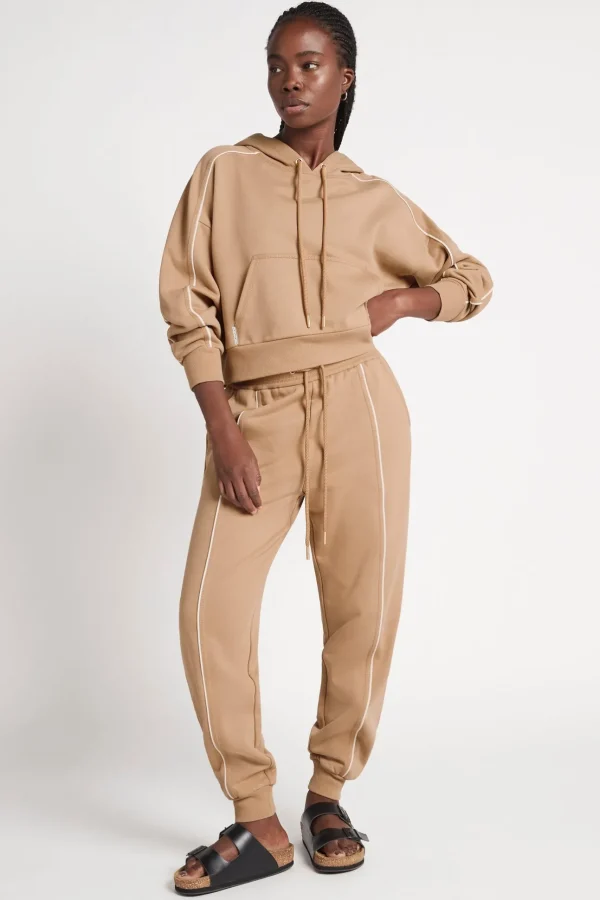 Cropped Essential Contrast Piping Hoodie 405