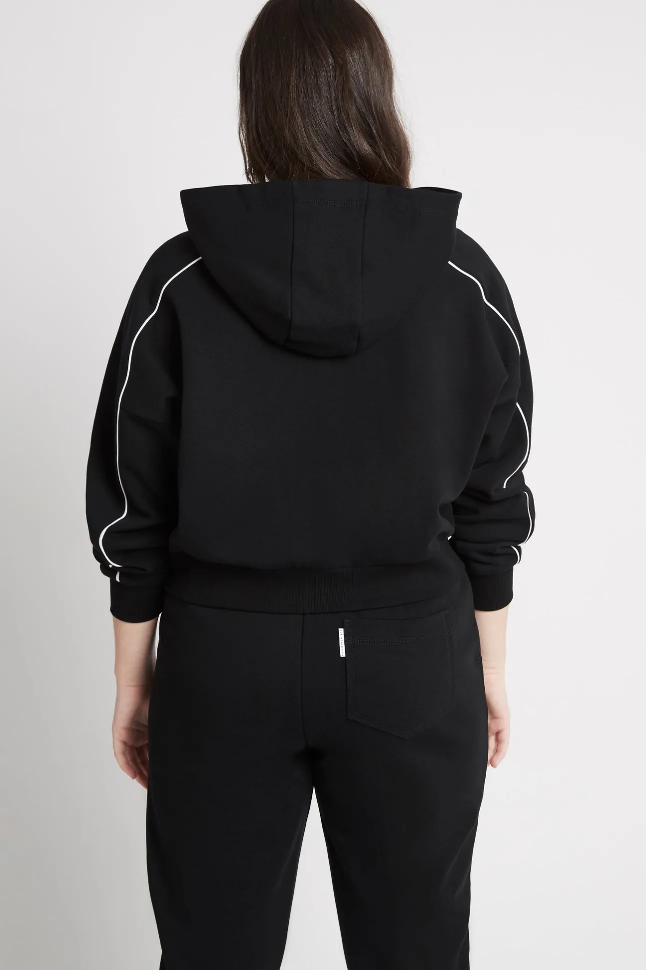 cropped_essential_contras_8.webp Cropped Essential Contrast Piping Hoodie 405