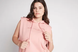 Cropped Established Short Sleeve Hoodie 402