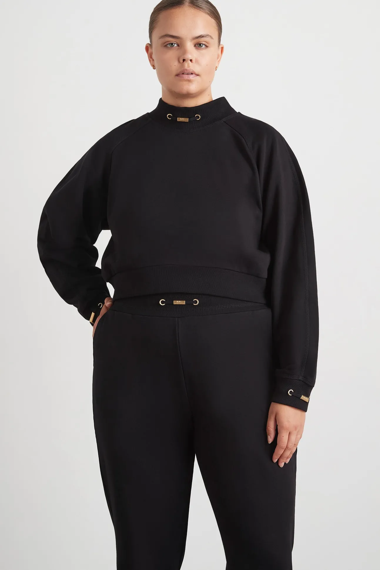 cropped_fleece_funnel_nec_11.webp Cropped Fleece Funnel Neck Jumper 408