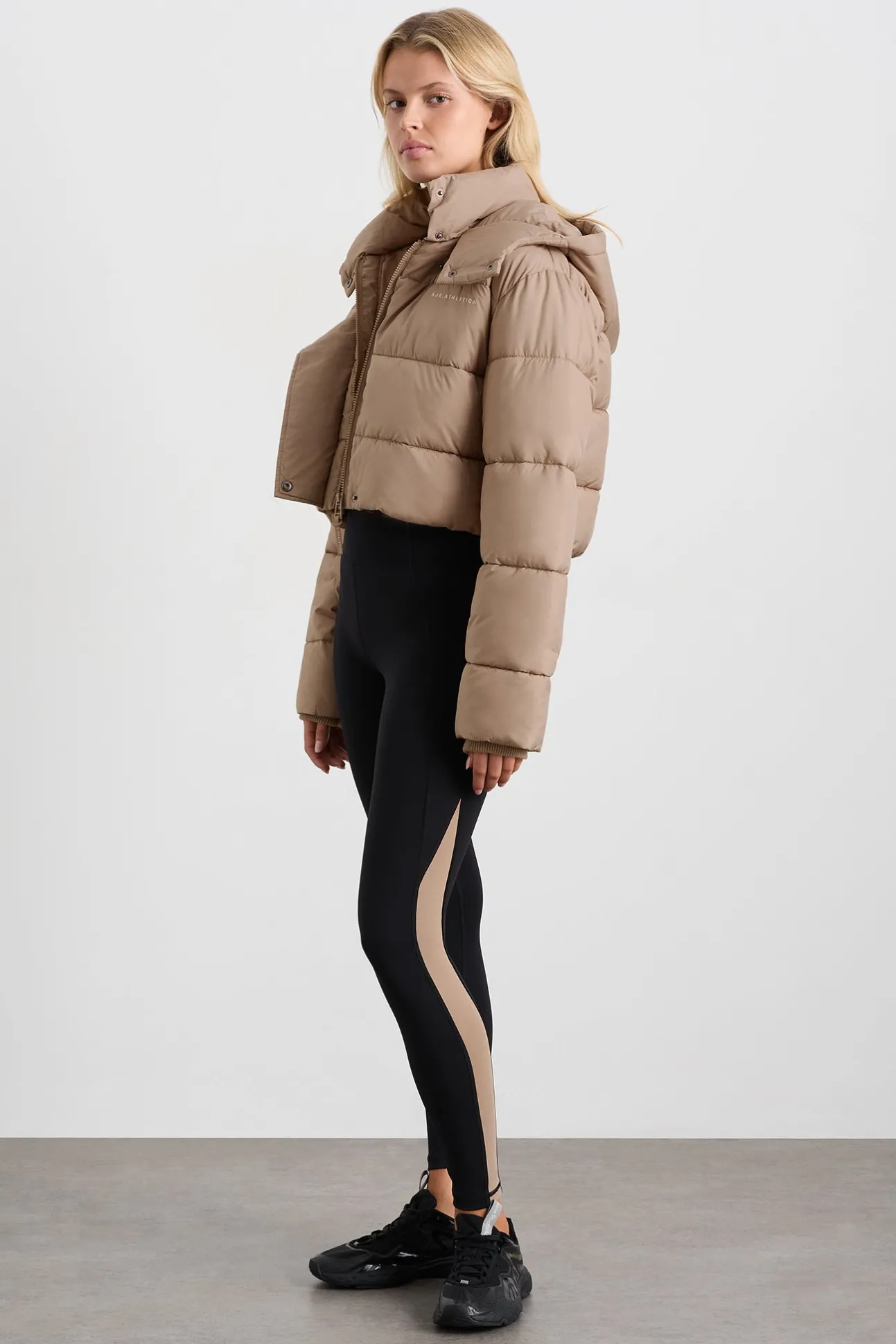 cropped_hooded_puffer_jac_4-1.webp Cropped Hooded Puffer Jacket 764