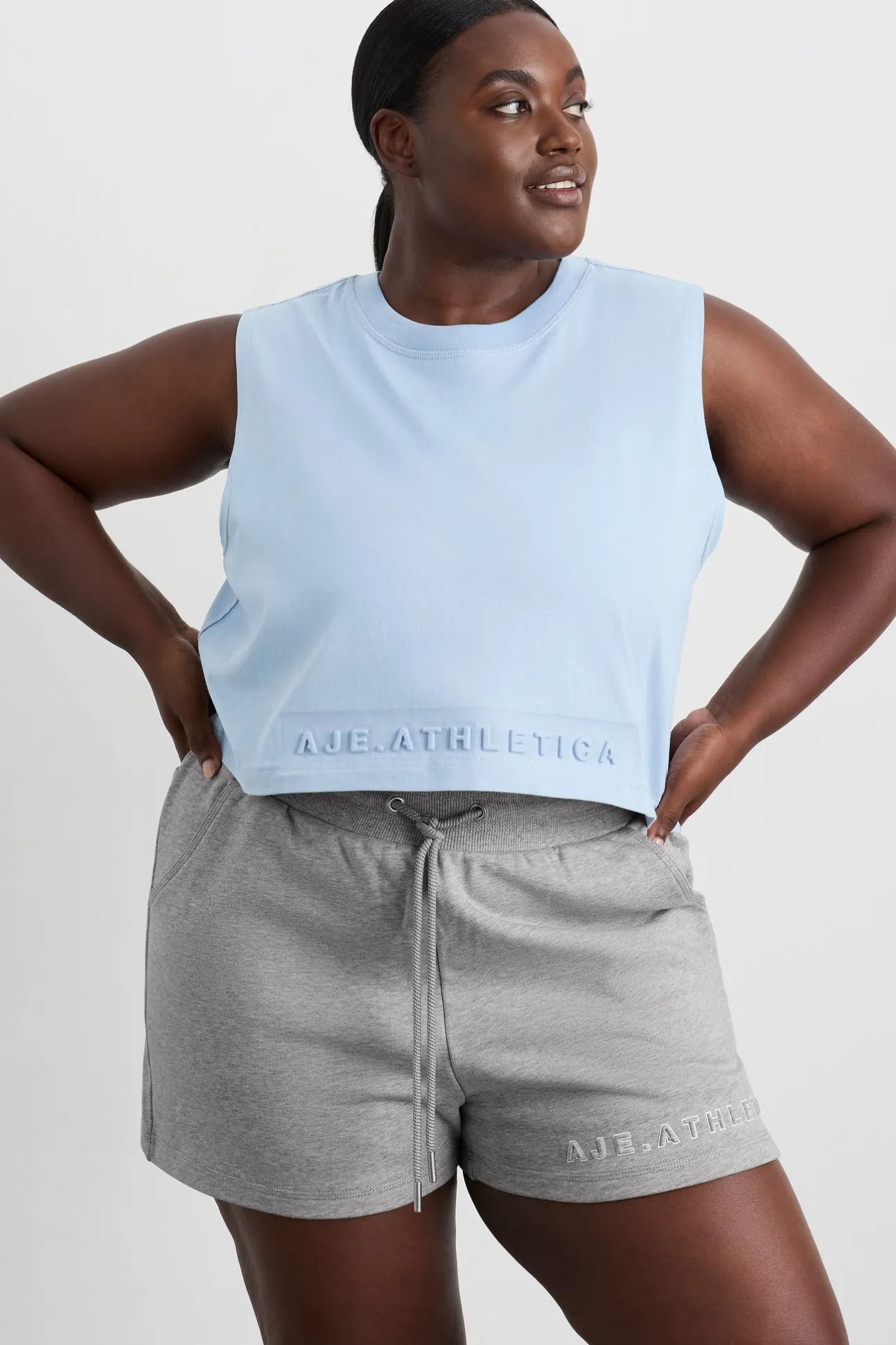 cropped_logo_tank__10.webp Cropped Logo Tank 106