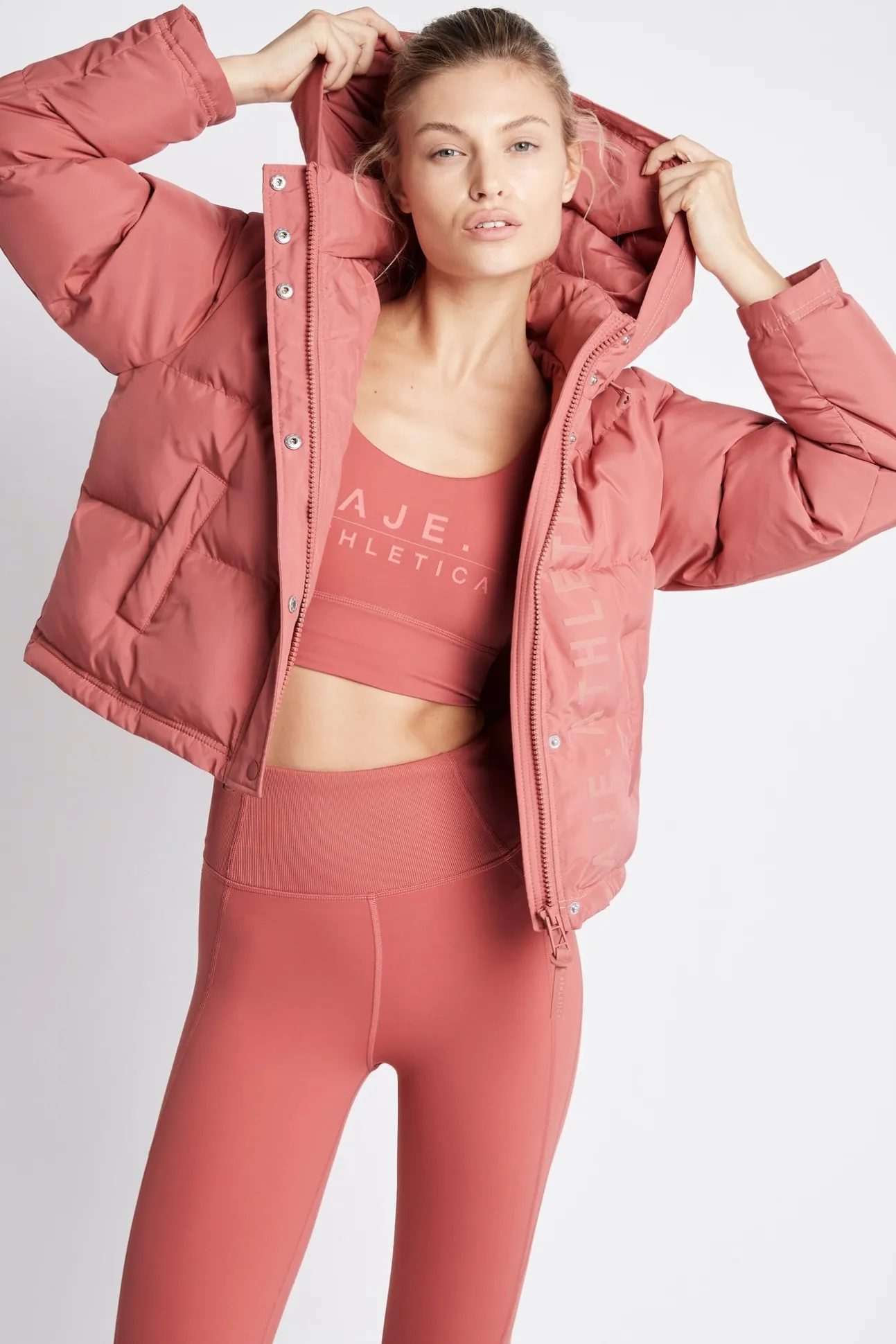 cropped_puffer_jacket__2.webp Cropped Puffer Jacket 001