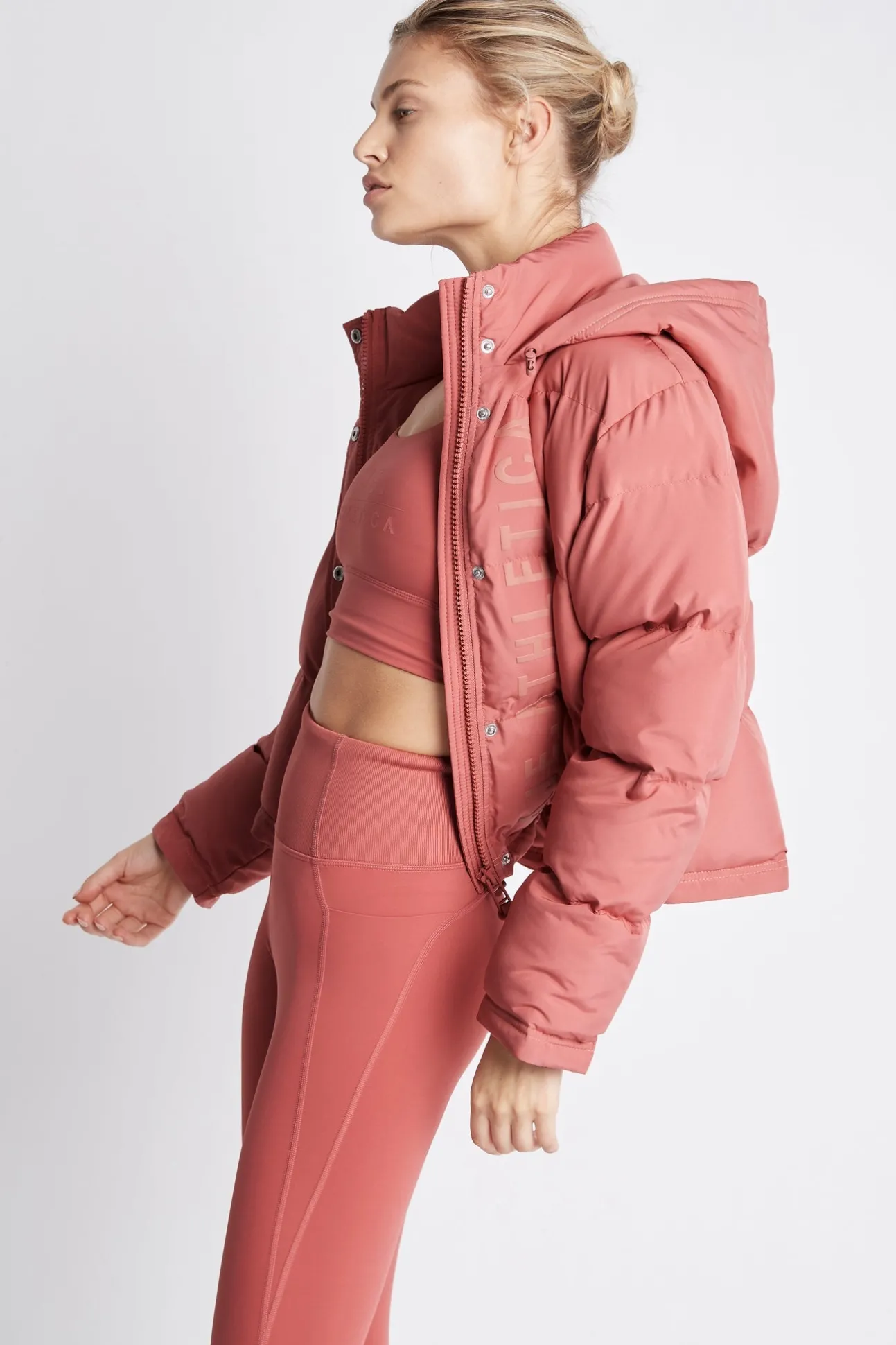 cropped_puffer_jacket__3.webp Cropped Puffer Jacket 001