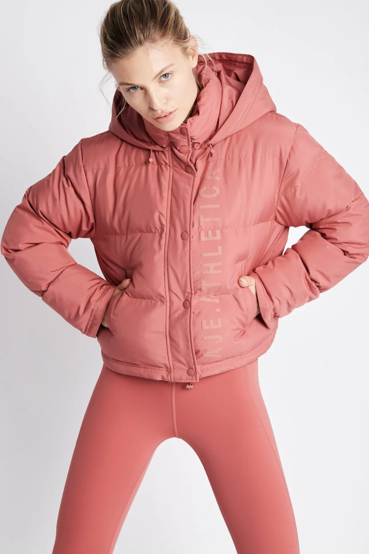 cropped_puffer_jacket__5.webp Cropped Puffer Jacket 001