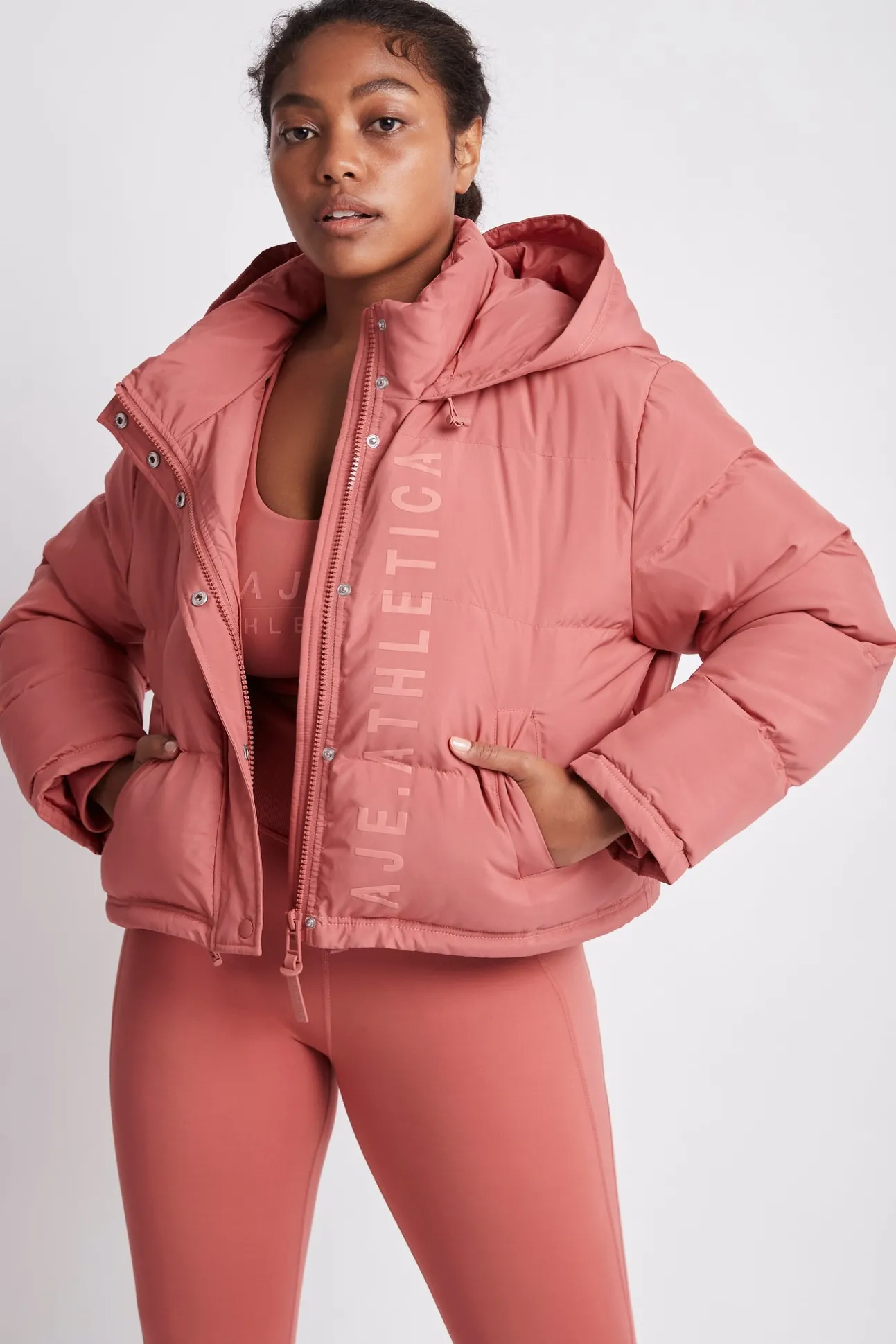 cropped_puffer_jacket__8.webp Cropped Puffer Jacket 001
