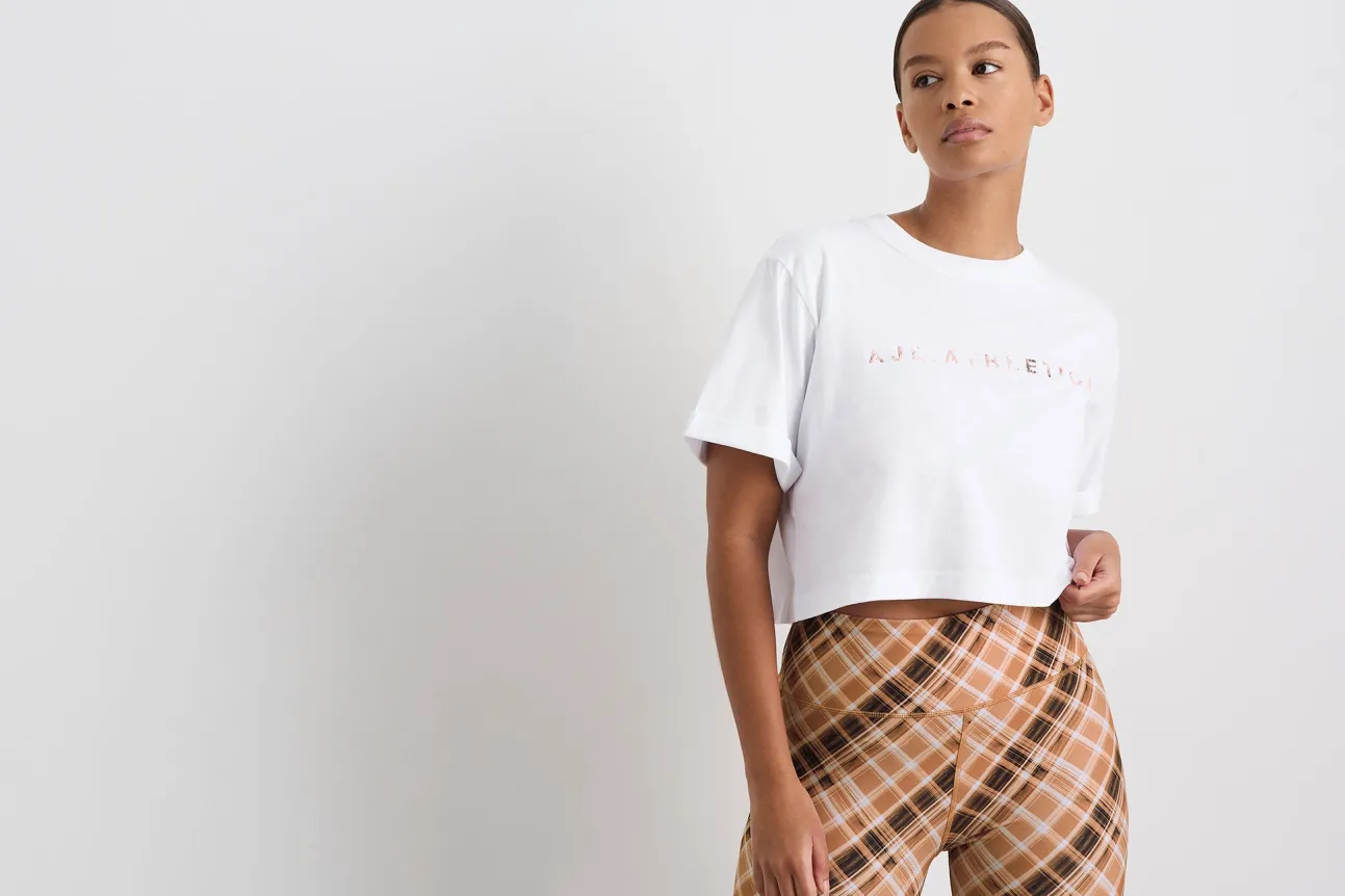 cropped_tee__16-1.webp Cropped Tee 105
