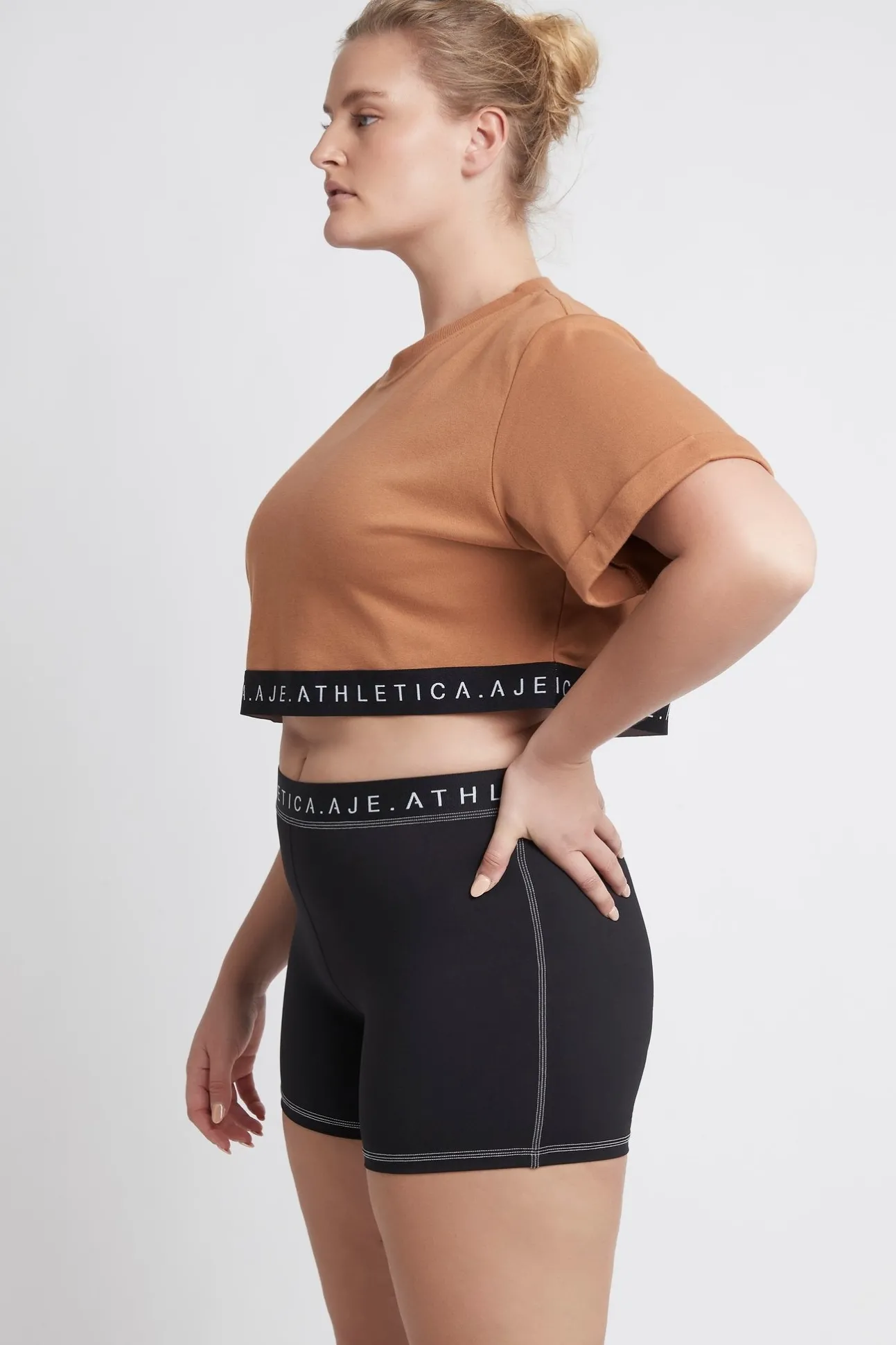 cropped_tshirt__15.webp Cropped T-Shirt 006