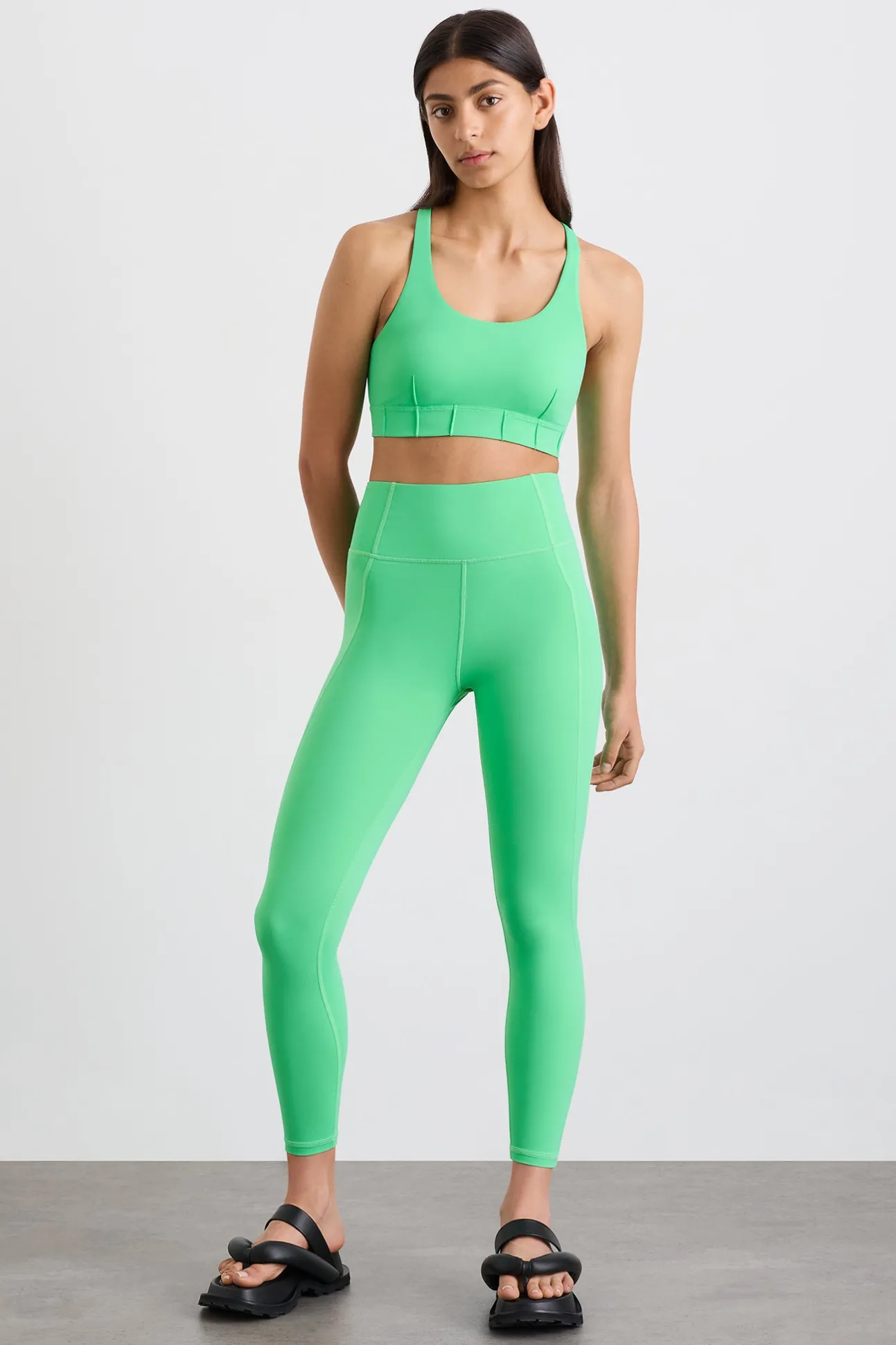 crossback_sports_bra__3-1.webp Crossback Sports Bra 343