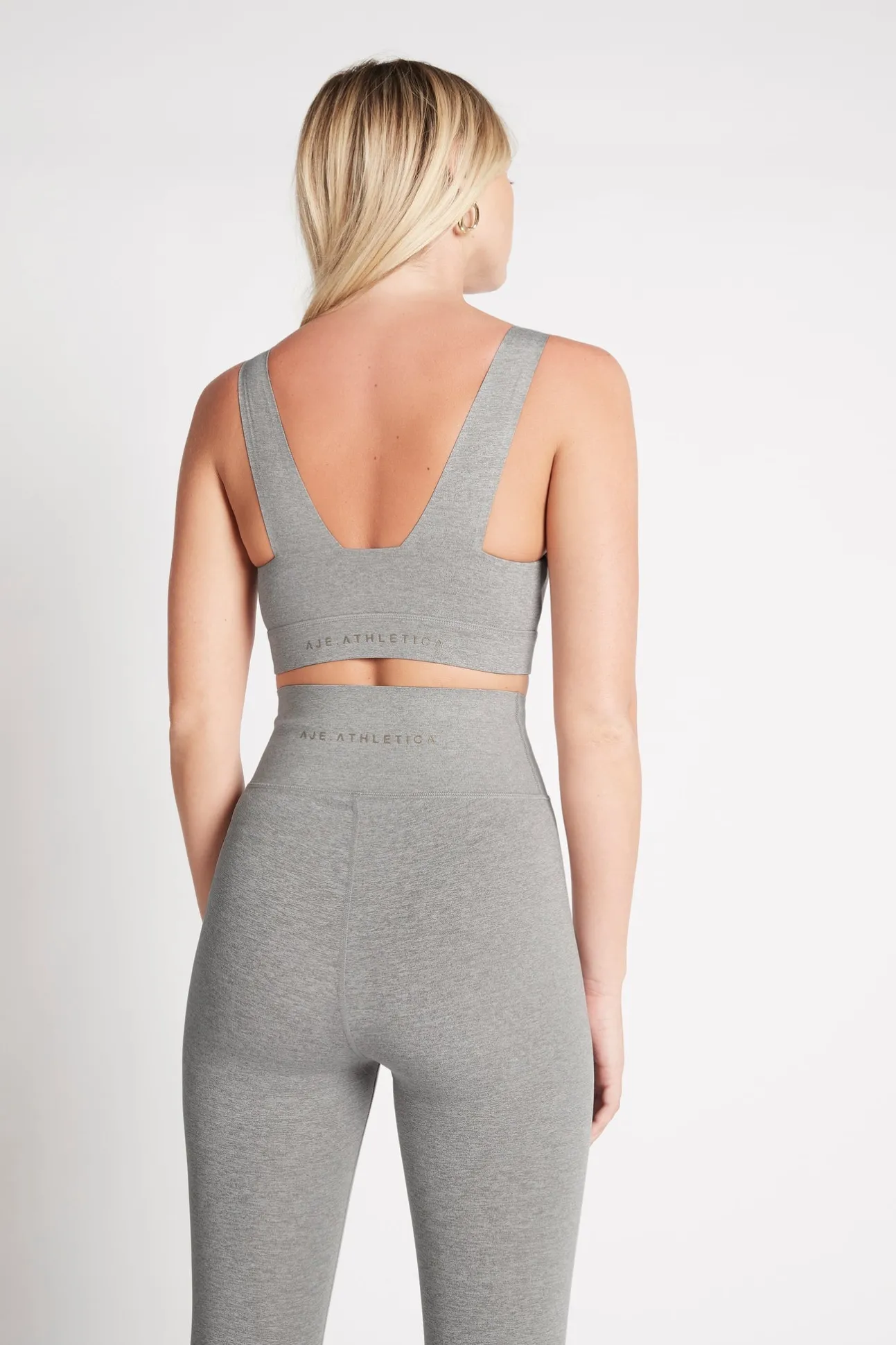crossover_sports_bra__4.webp Crossover Sports Bra 317