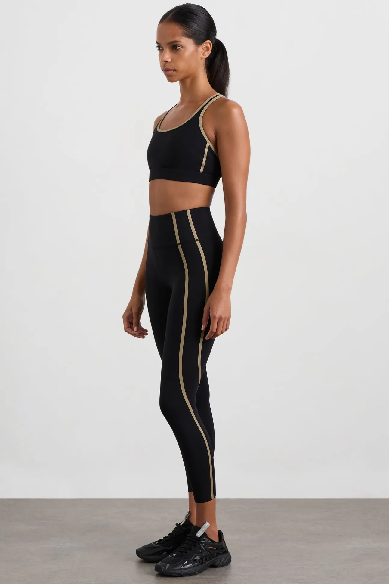 curved_seam__legging__0.webp Curved Seam 7/8 Legging 241