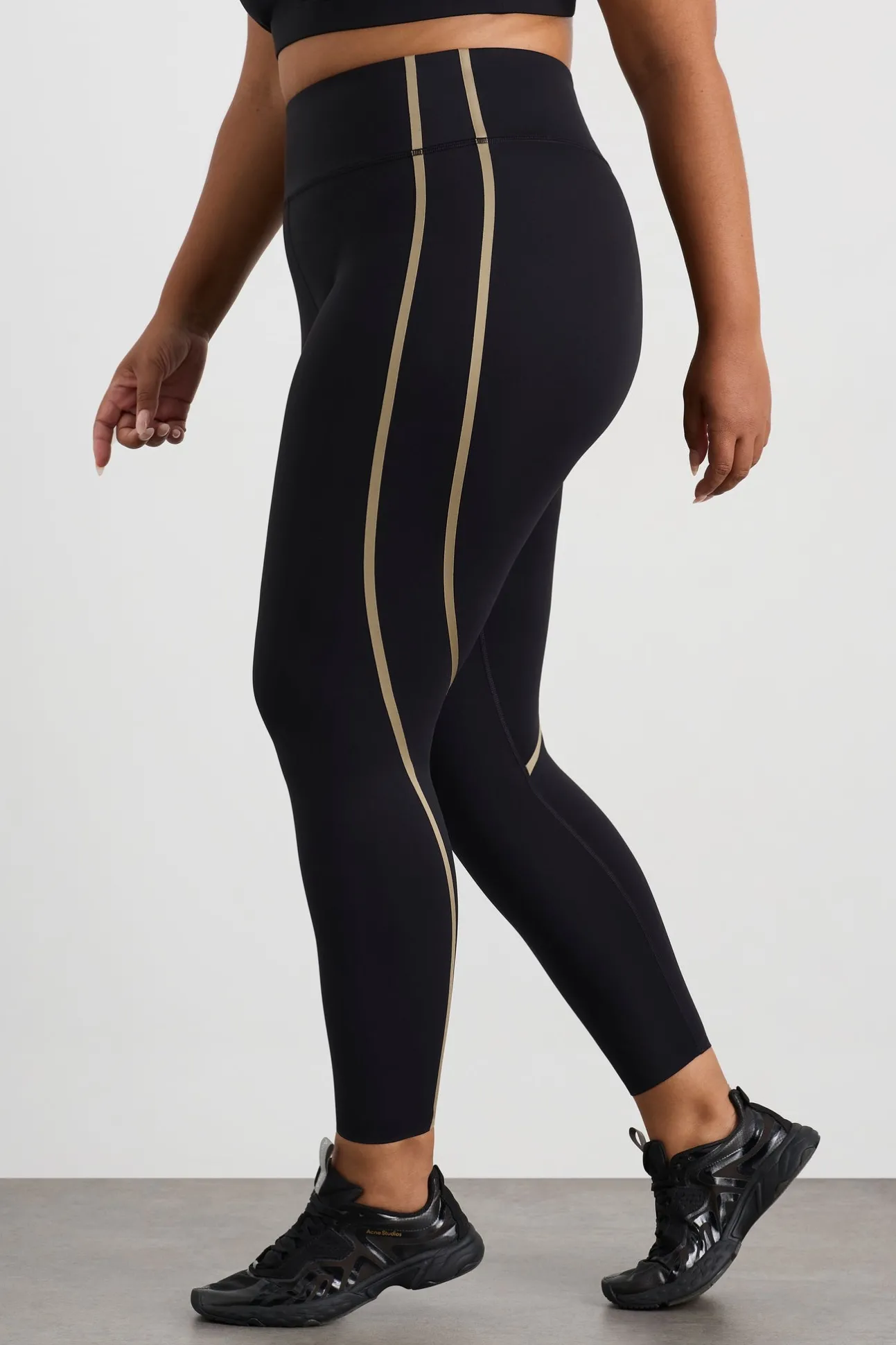 curved_seam__legging__12.webp Curved Seam 7/8 Legging 241