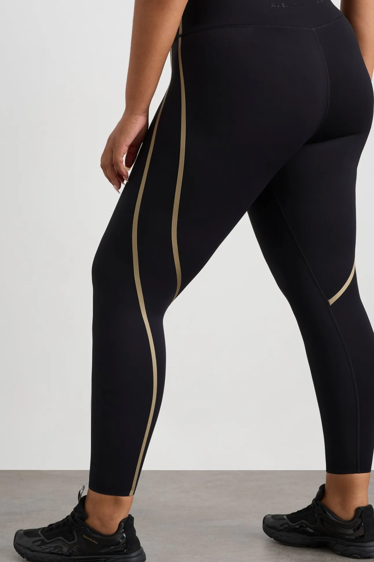 curved_seam__legging__14.webp Curved Seam 7/8 Legging 241