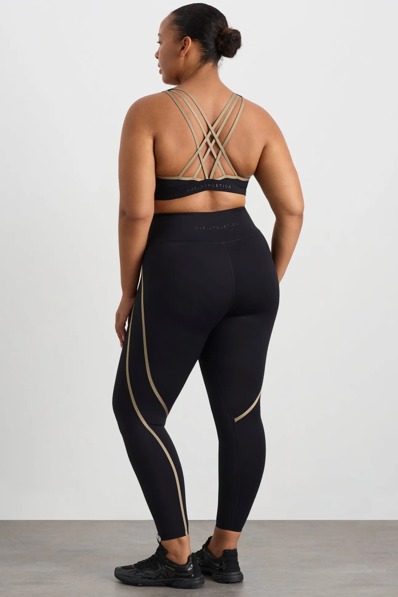 curved_seam__legging__15.webp Curved Seam 7/8 Legging 241