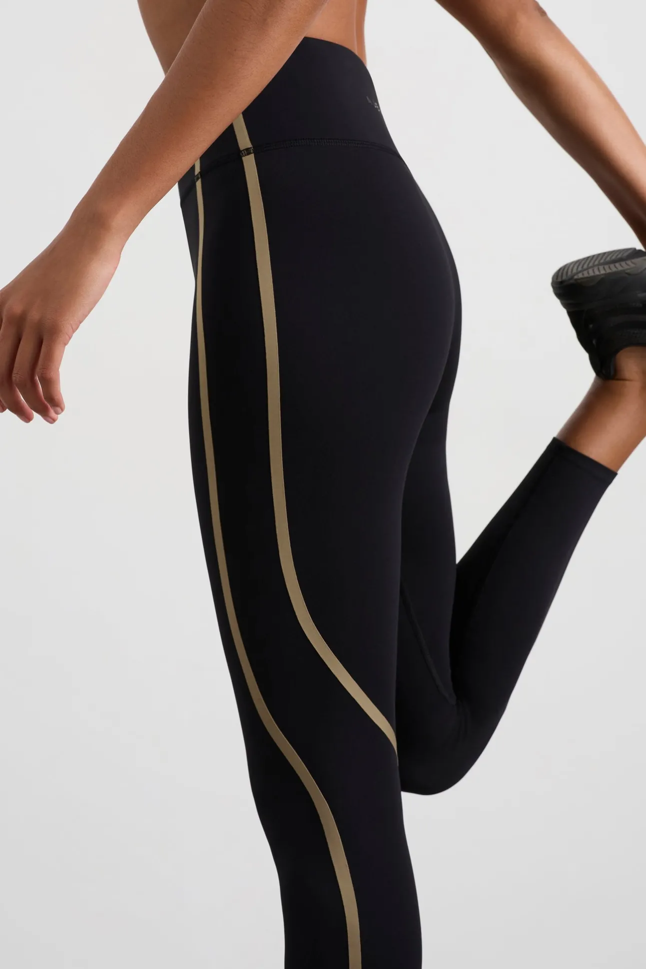 curved_seam__legging__4.webp Curved Seam 7/8 Legging 241