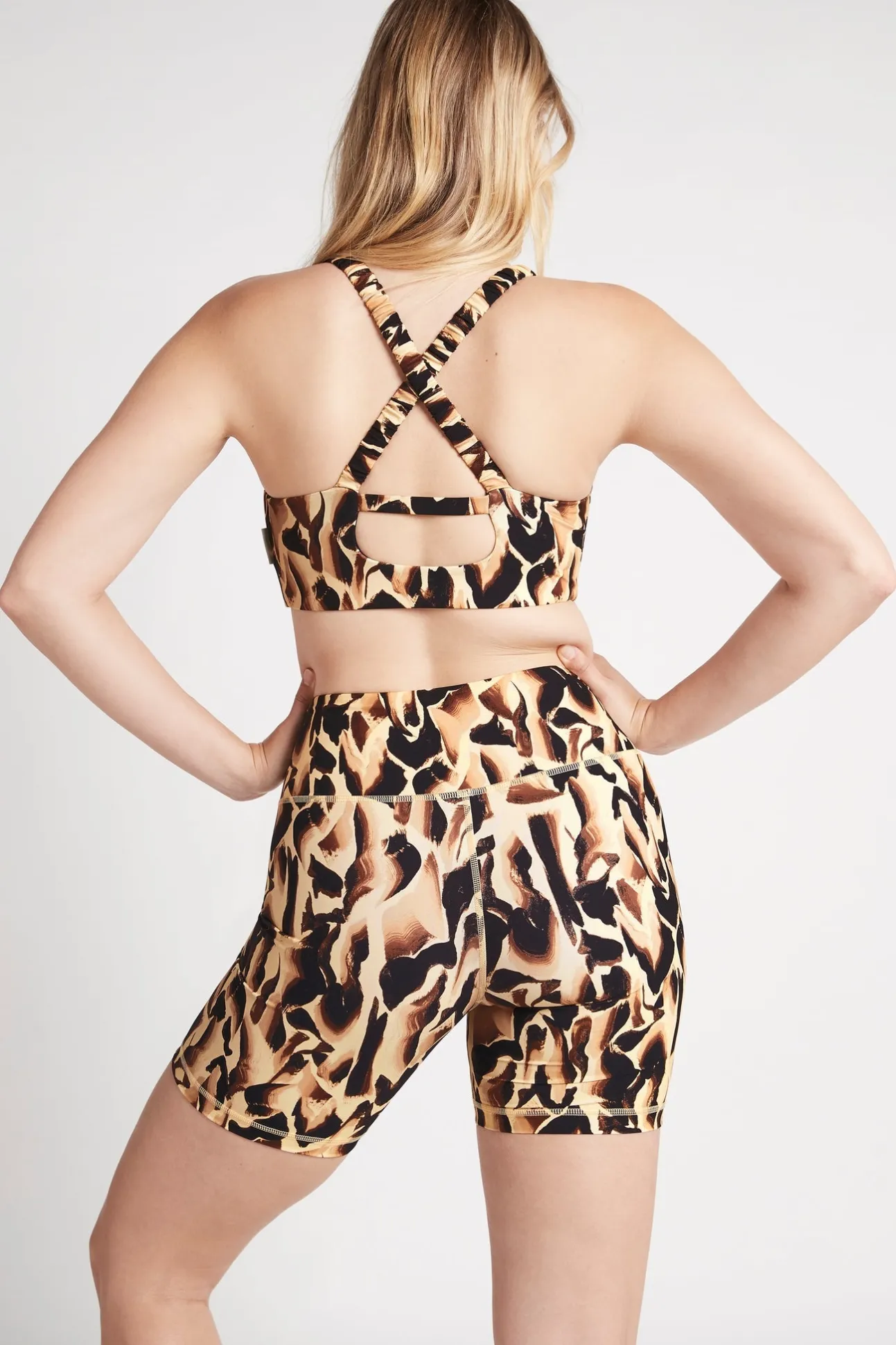 cut_out_cross_back_sports_9.webp Cut Out Cross Back Sports Bra 314