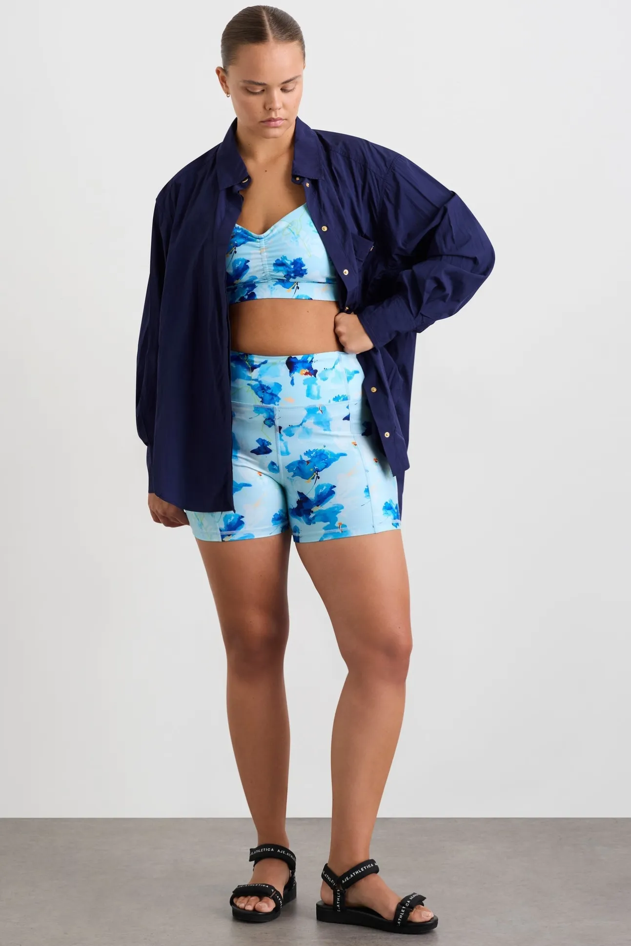 double_layer_crossback_br_16.webp Double Layer Crossback Bra 350