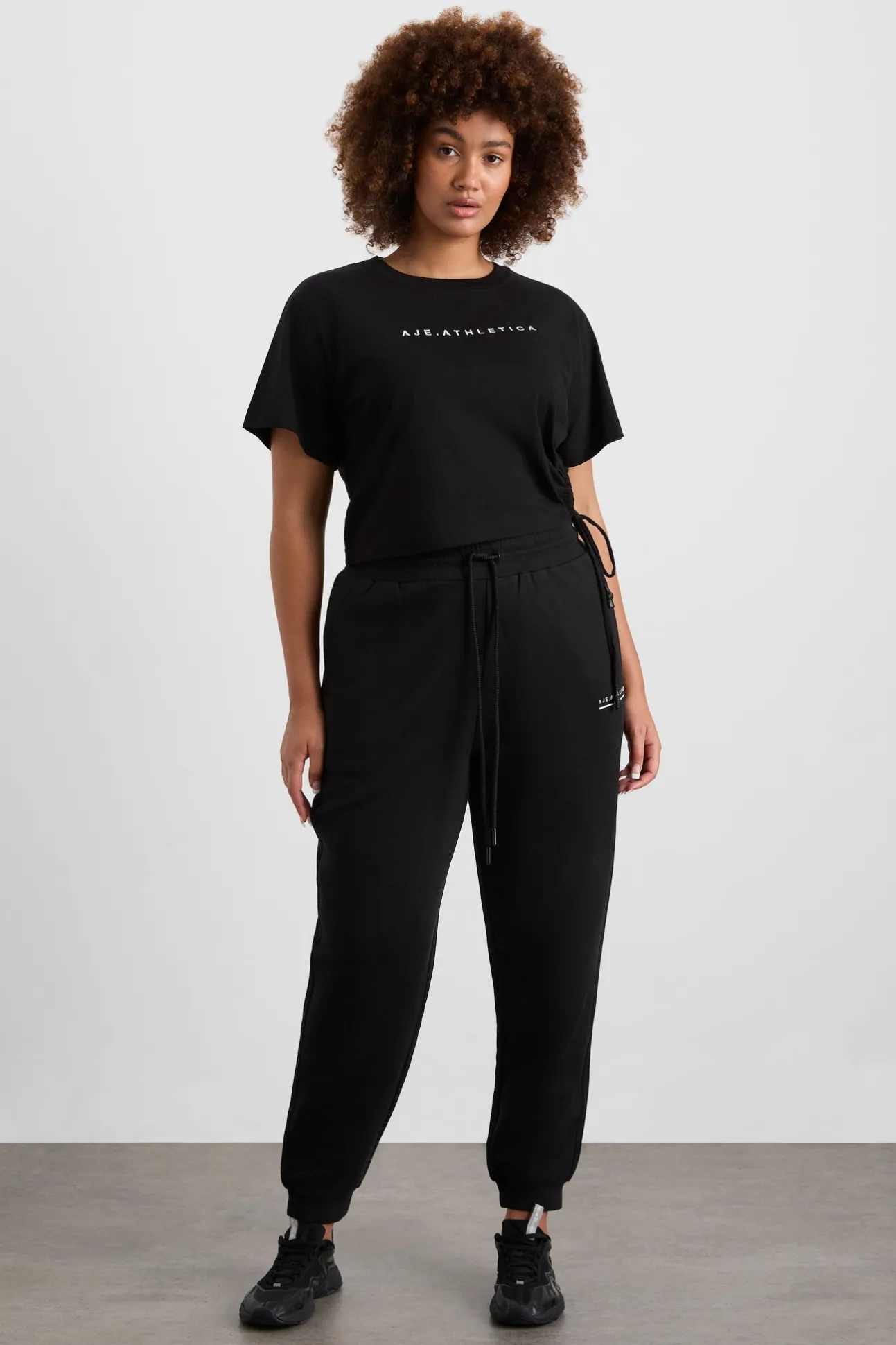 drawcord_cut_out_crop__10.webp Drawcord Cut Out Crop 161