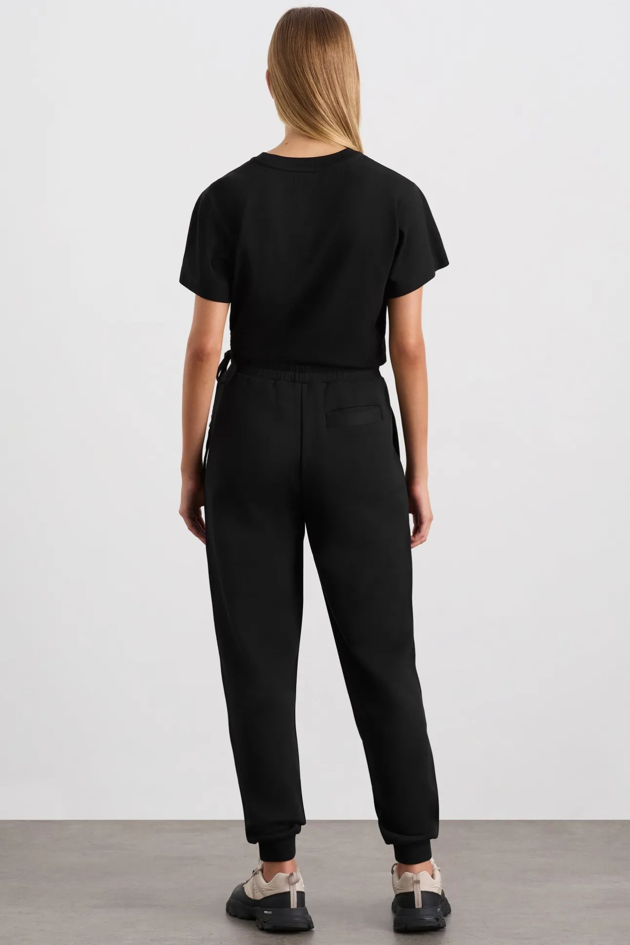 drawcord_cut_out_crop__4.webp Drawcord Cut Out Crop 161