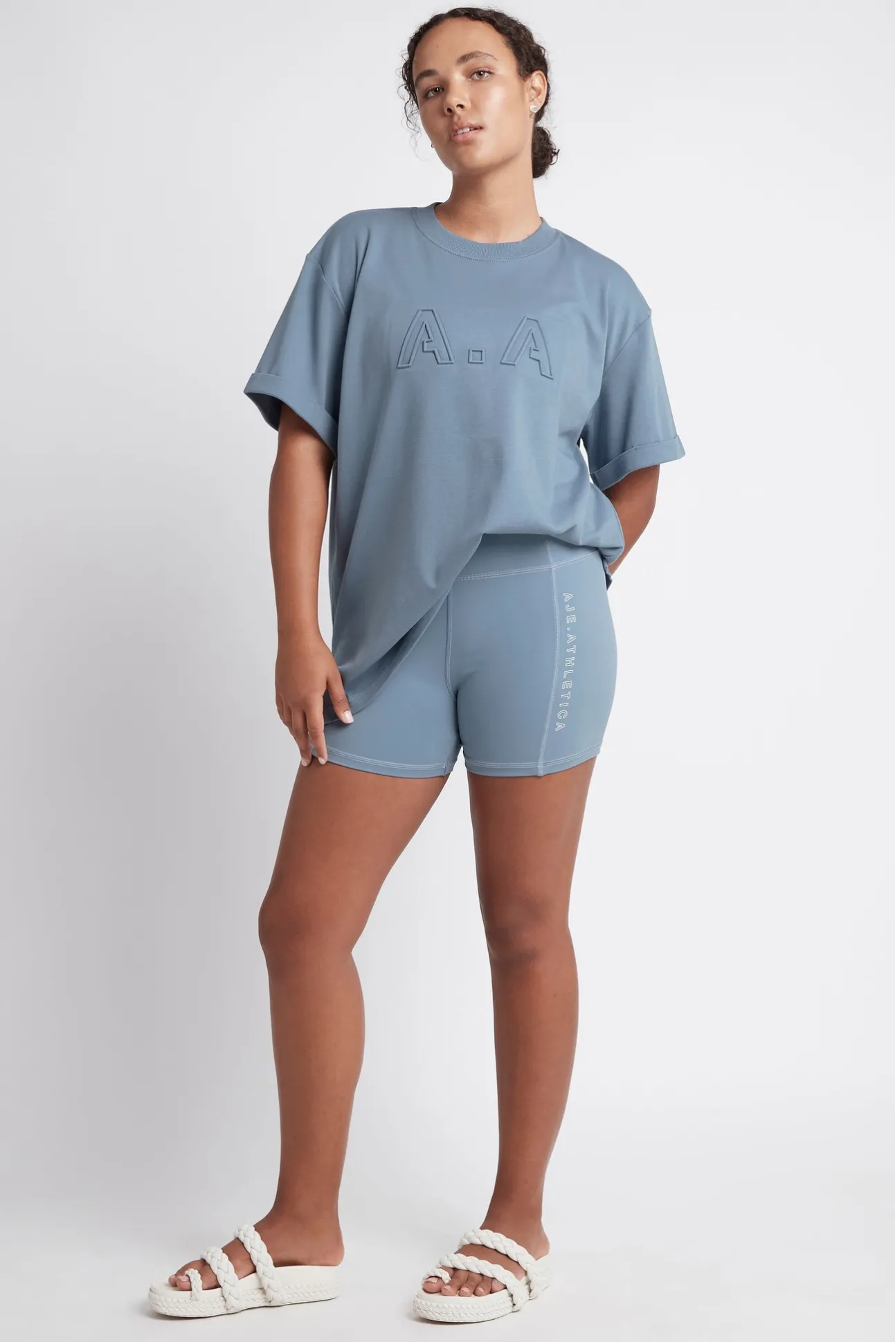 embossed_classic_logo_tsh_10-1.webp Embossed Classic Logo T-Shirt 103