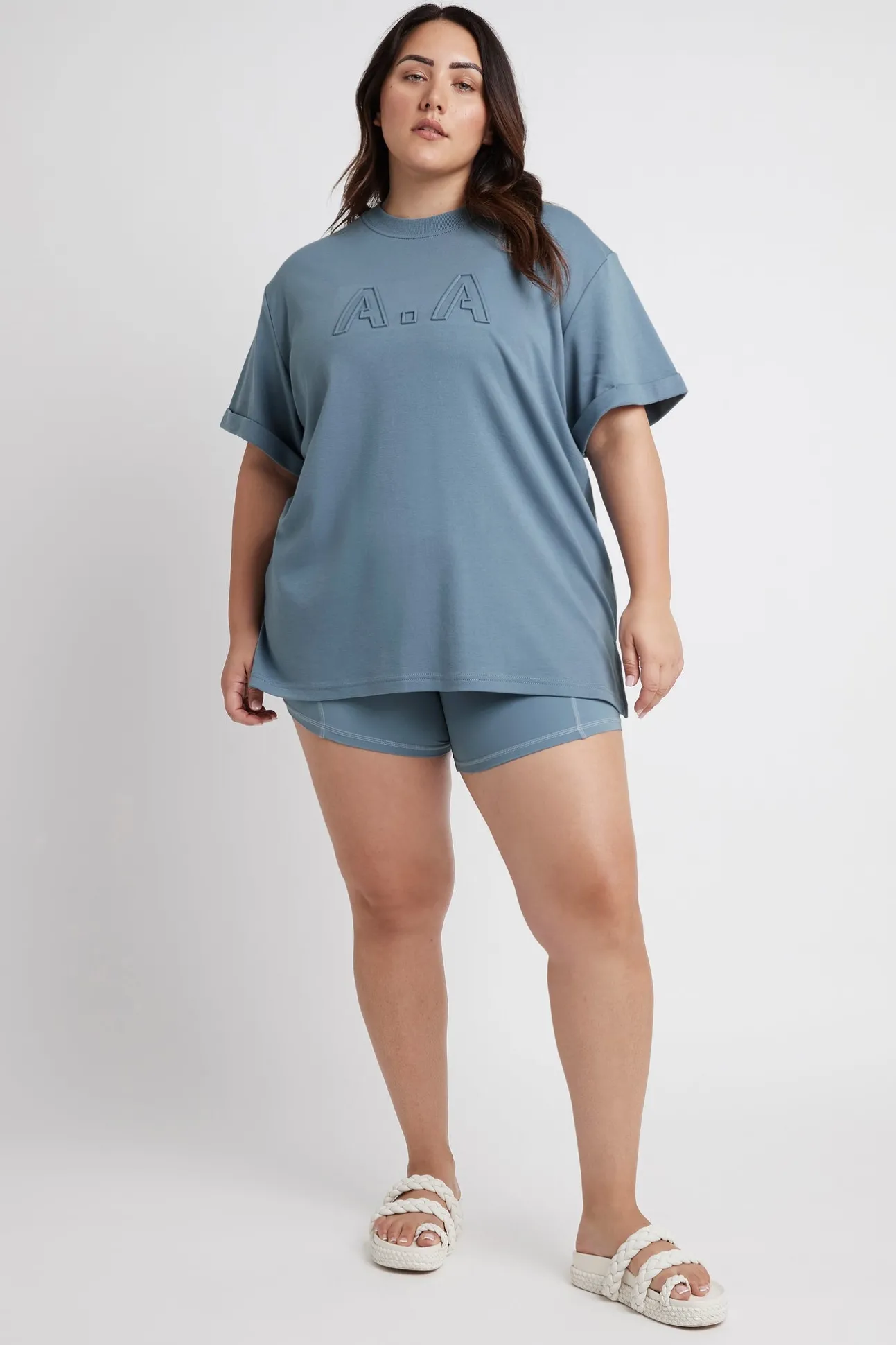 embossed_classic_logo_tsh_15-1.webp Embossed Classic Logo T-Shirt 103