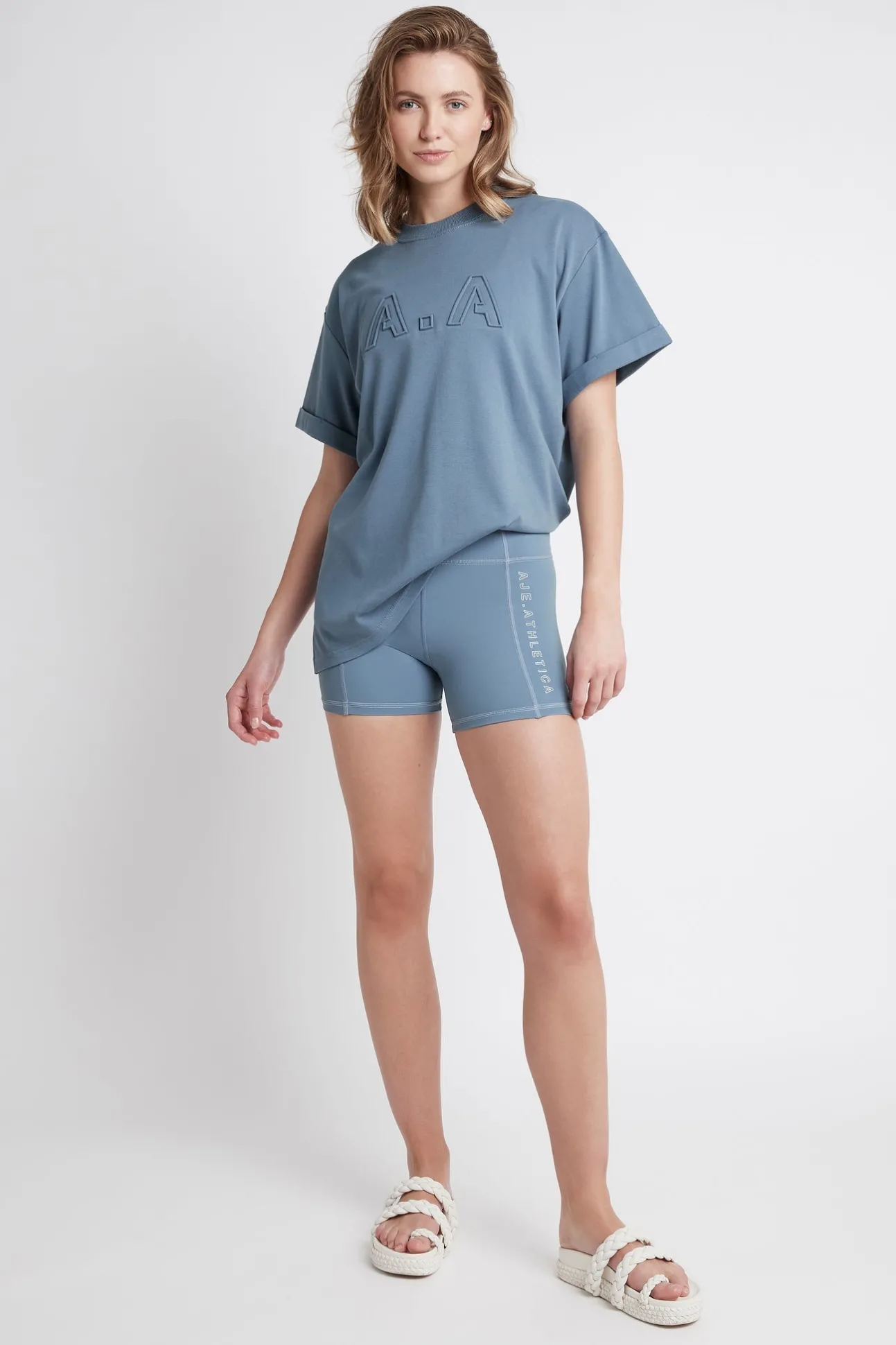 embossed_classic_logo_tsh_5-1.webp Embossed Classic Logo T-Shirt 103