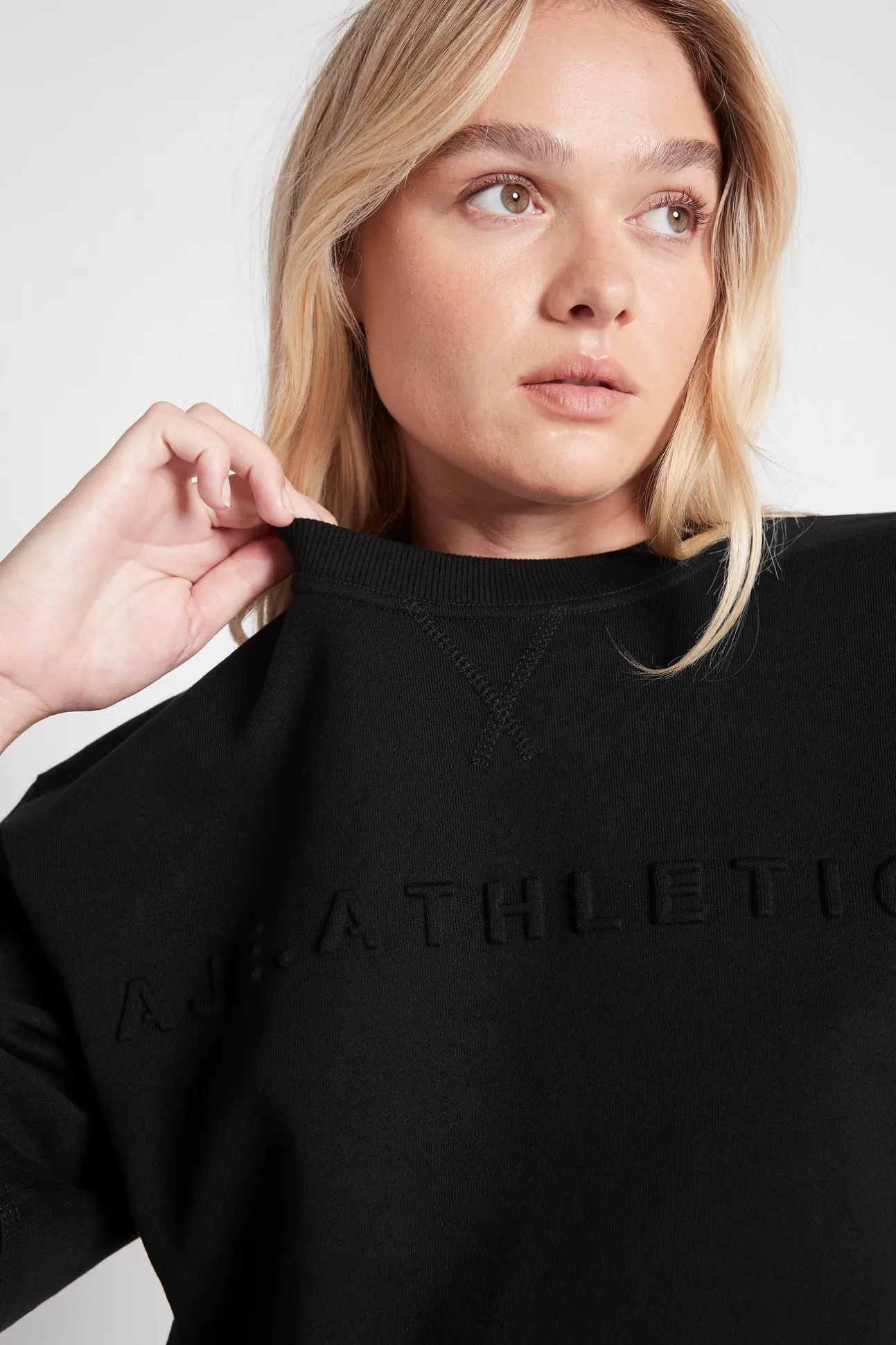 embossed_signature_logo_c_2.webp Embossed Signature Logo Crew Jumper 414
