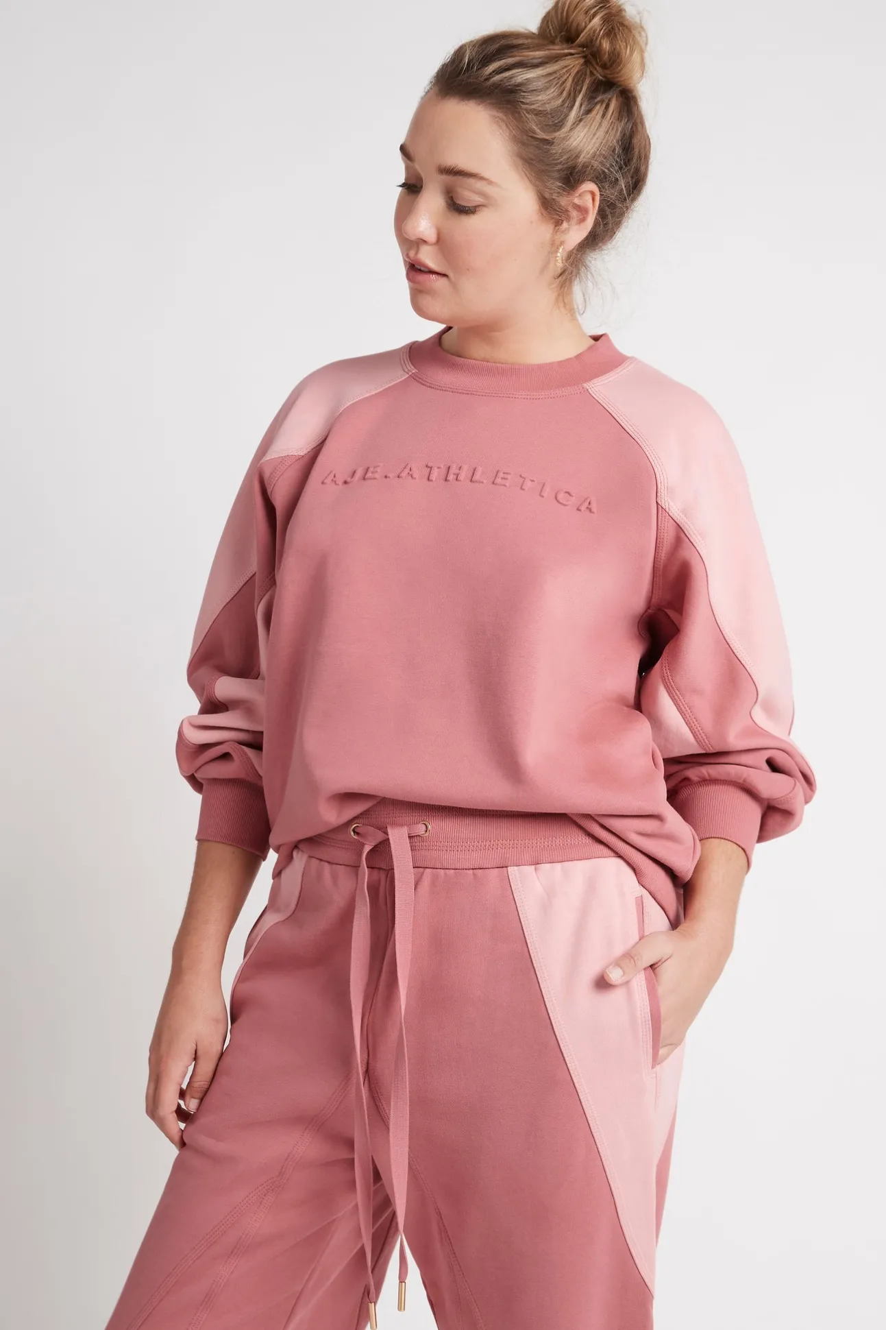 embossed_signature_logo_c_8-1.webp Embossed Signature Logo Crew Jumper 410