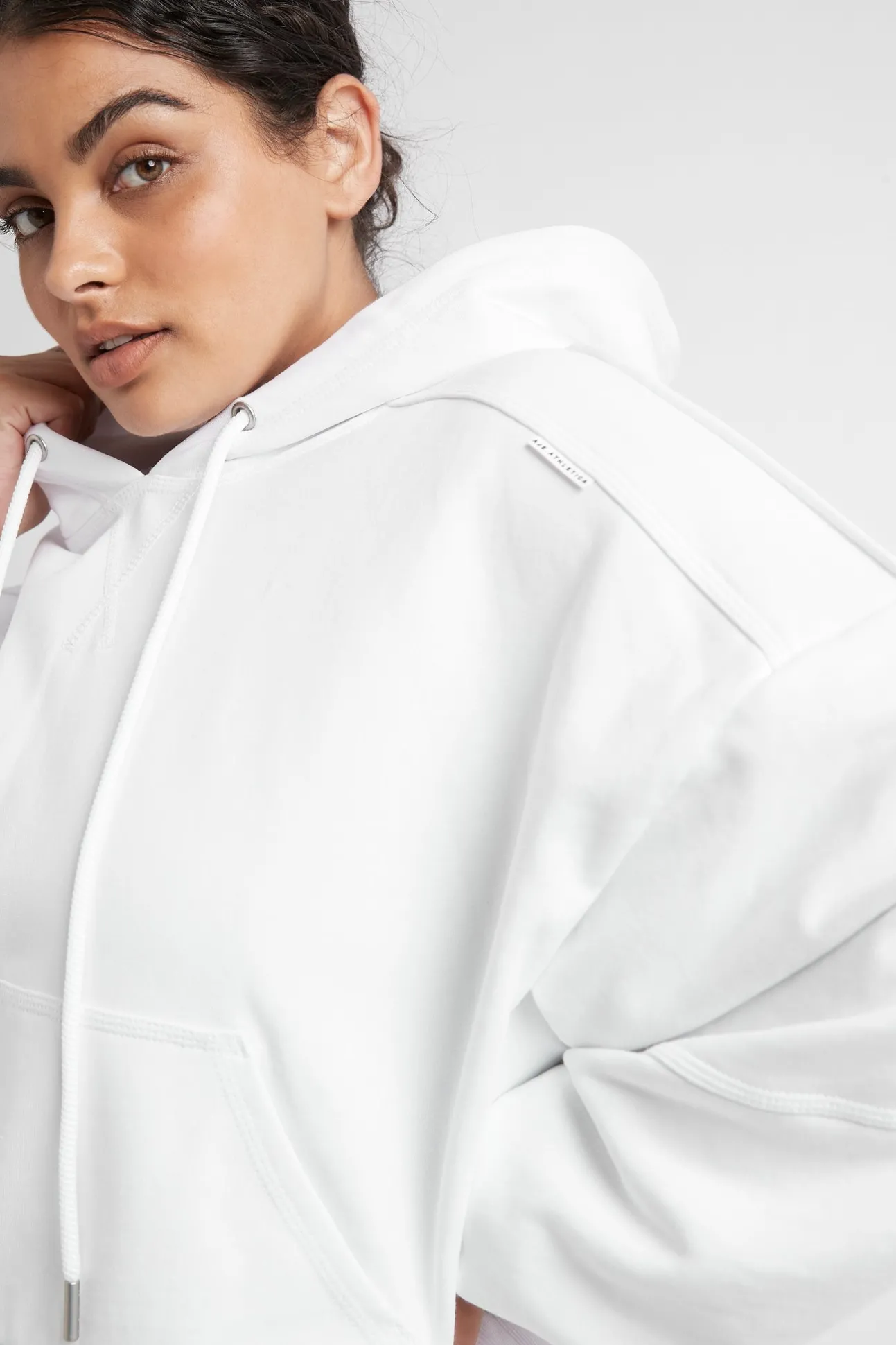 essential_cropped_hoodie__14.webp Essential Cropped Hoodie 405
