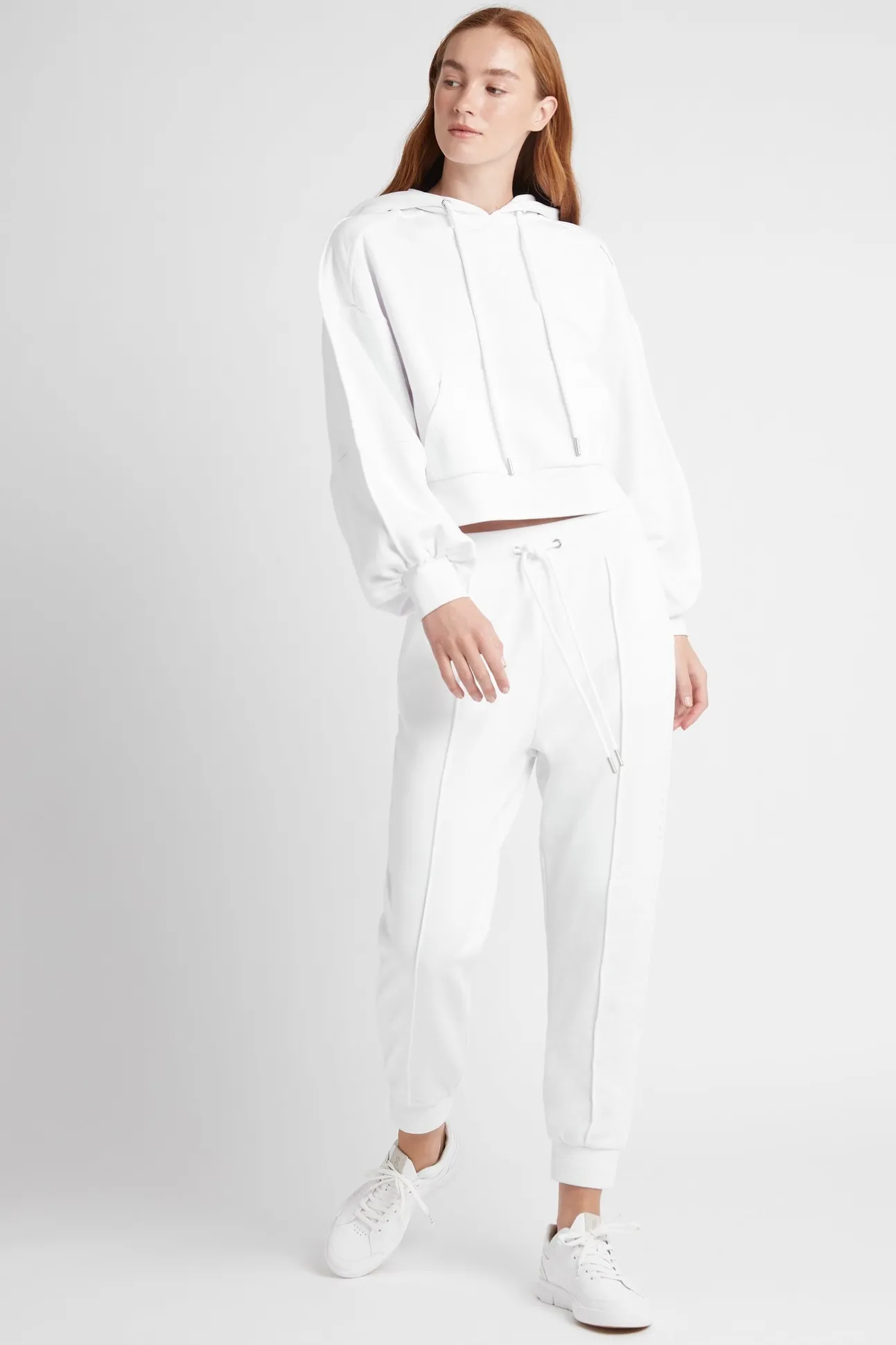 essential_cropped_hoodie__5.webp Essential Cropped Hoodie 405