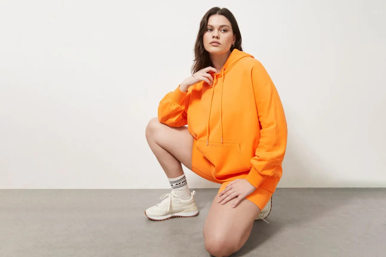essential_hoodie__16.webp Essential Hoodie 411